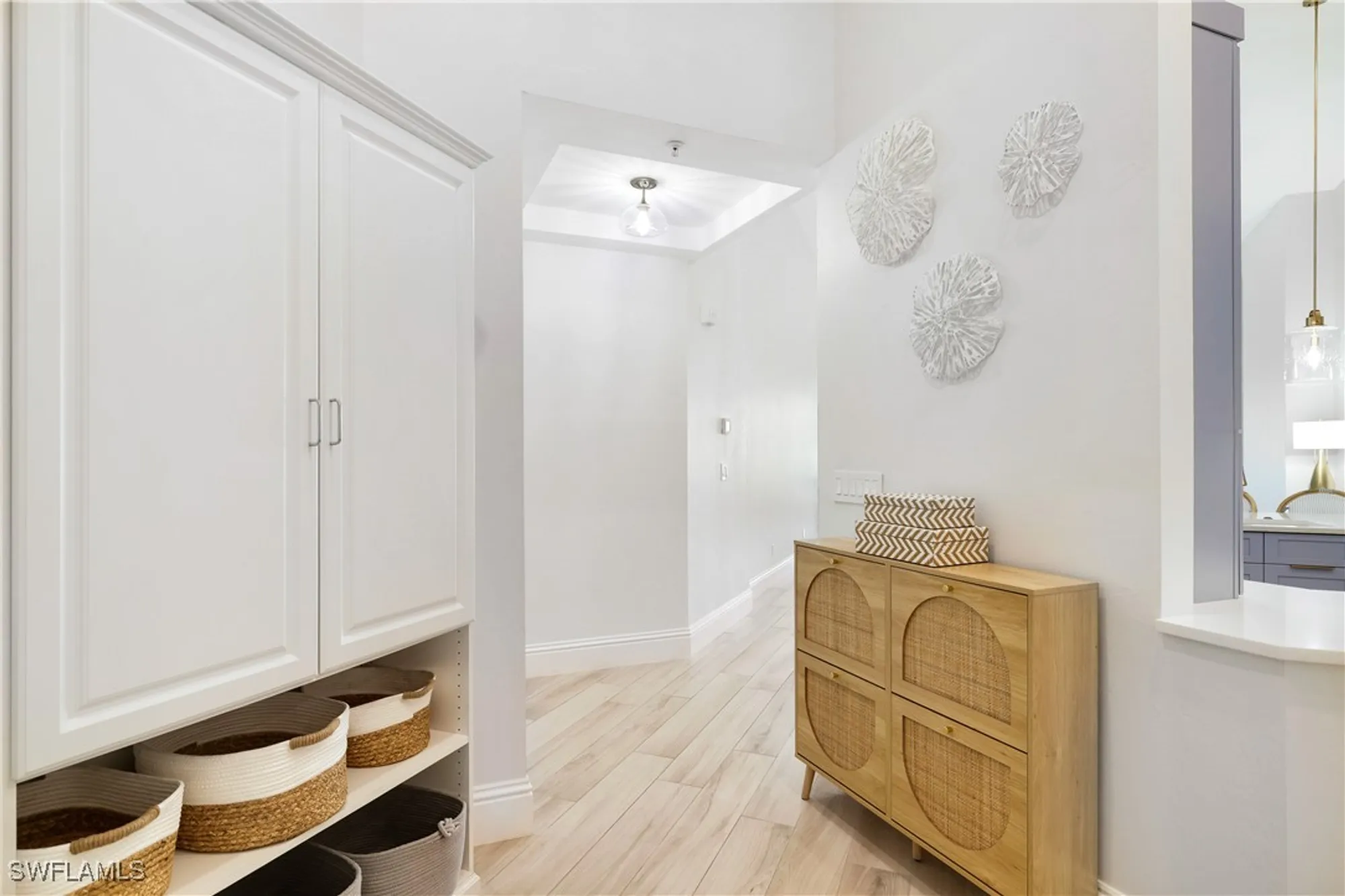 Property Slideshow image 21 of 42 | 831 sailaway ln 202, Naples, FL, 34108