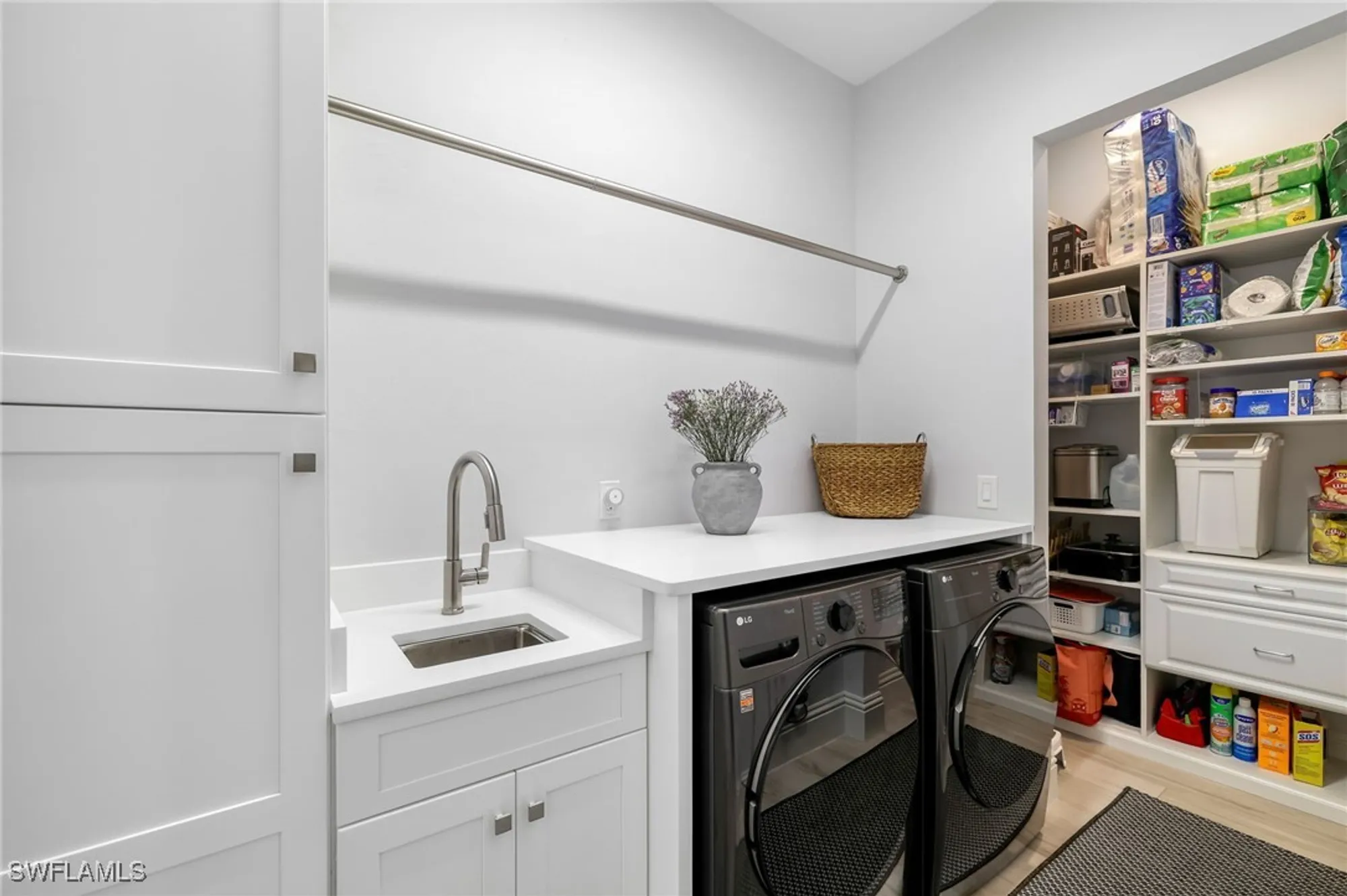 Property Slideshow image 30 of 42 | 831 sailaway ln 202, Naples, FL, 34108