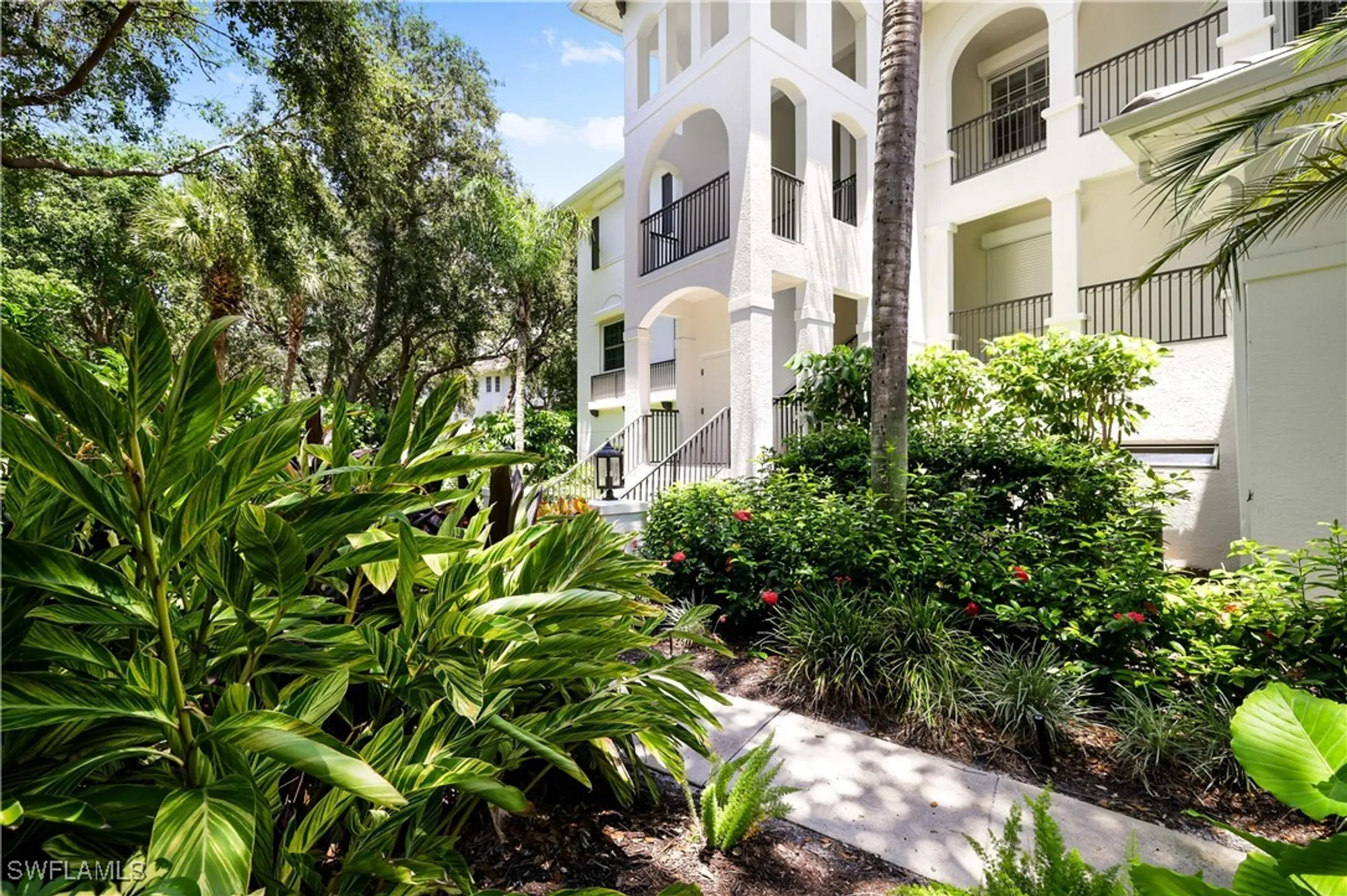 Property Slideshow image 31 of 42 | 831 sailaway ln 202, Naples, FL, 34108