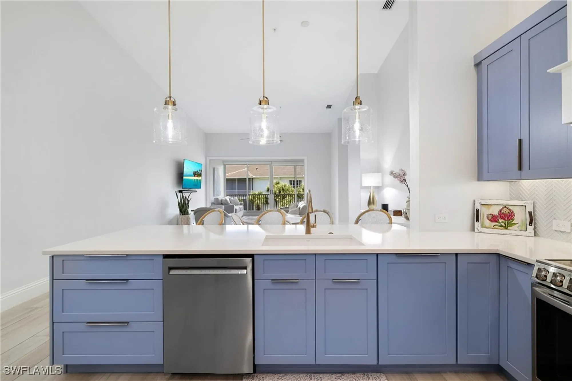 Property Slideshow image 6 of 42 | 831 sailaway ln 202, Naples, FL, 34108