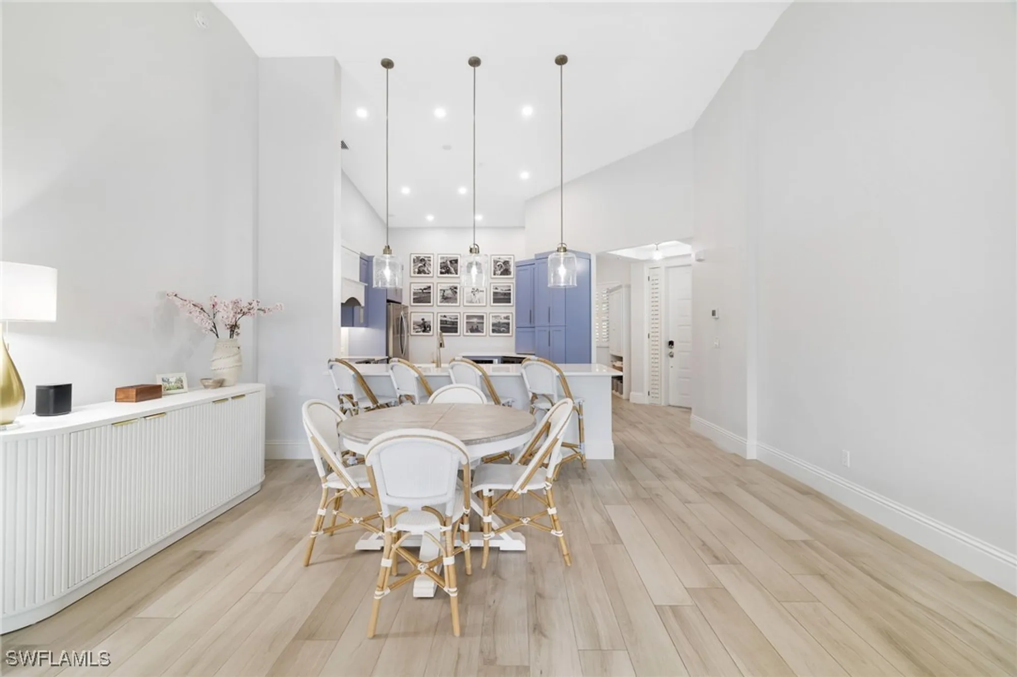 Property Slideshow image 9 of 42 | 831 sailaway ln 202, Naples, FL, 34108