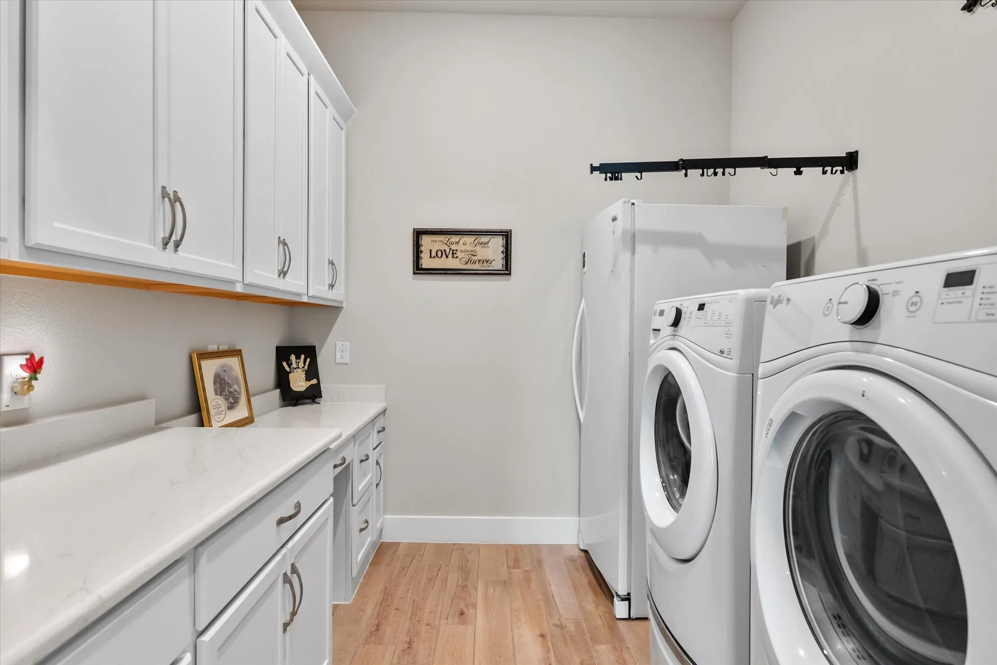 Property Slideshow image 23 of 25 | 2516 nueva way, Mansfield, TX, 76063