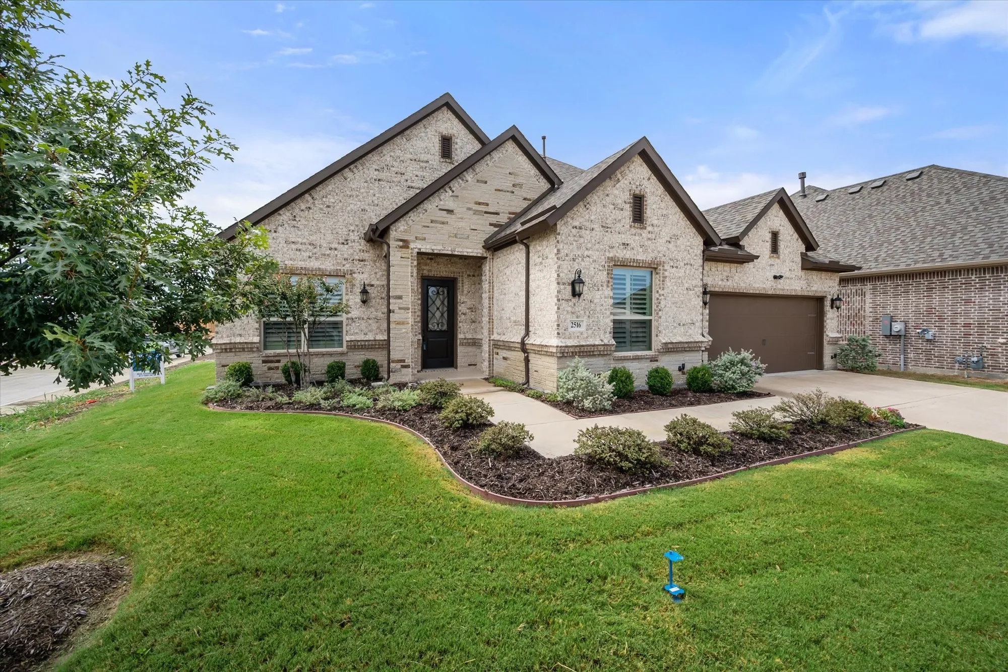 Property Slideshow image 4 of 25 | 2516 nueva way, Mansfield, TX, 76063