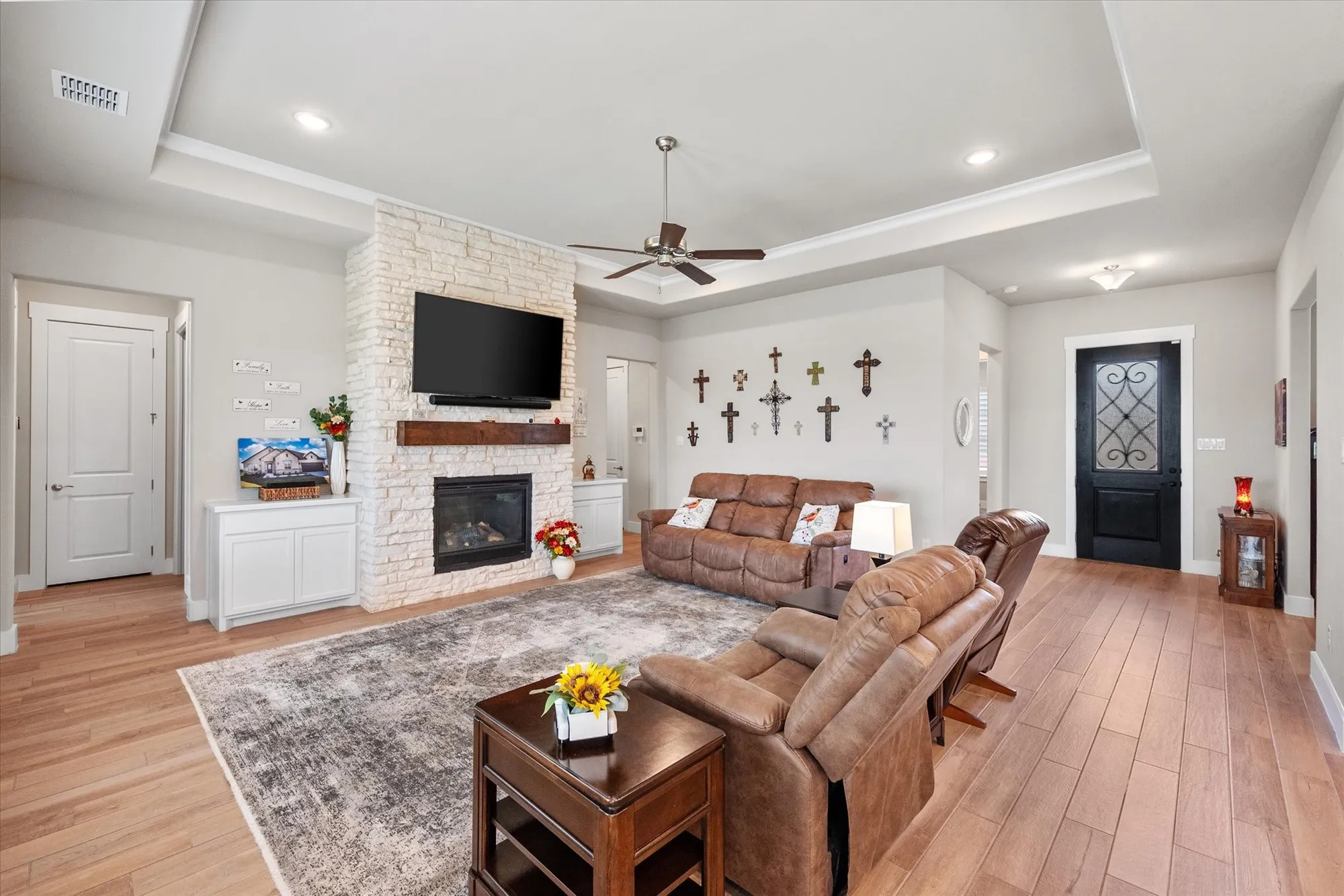 Property Slideshow image 5 of 25 | 2516 nueva way, Mansfield, TX, 76063