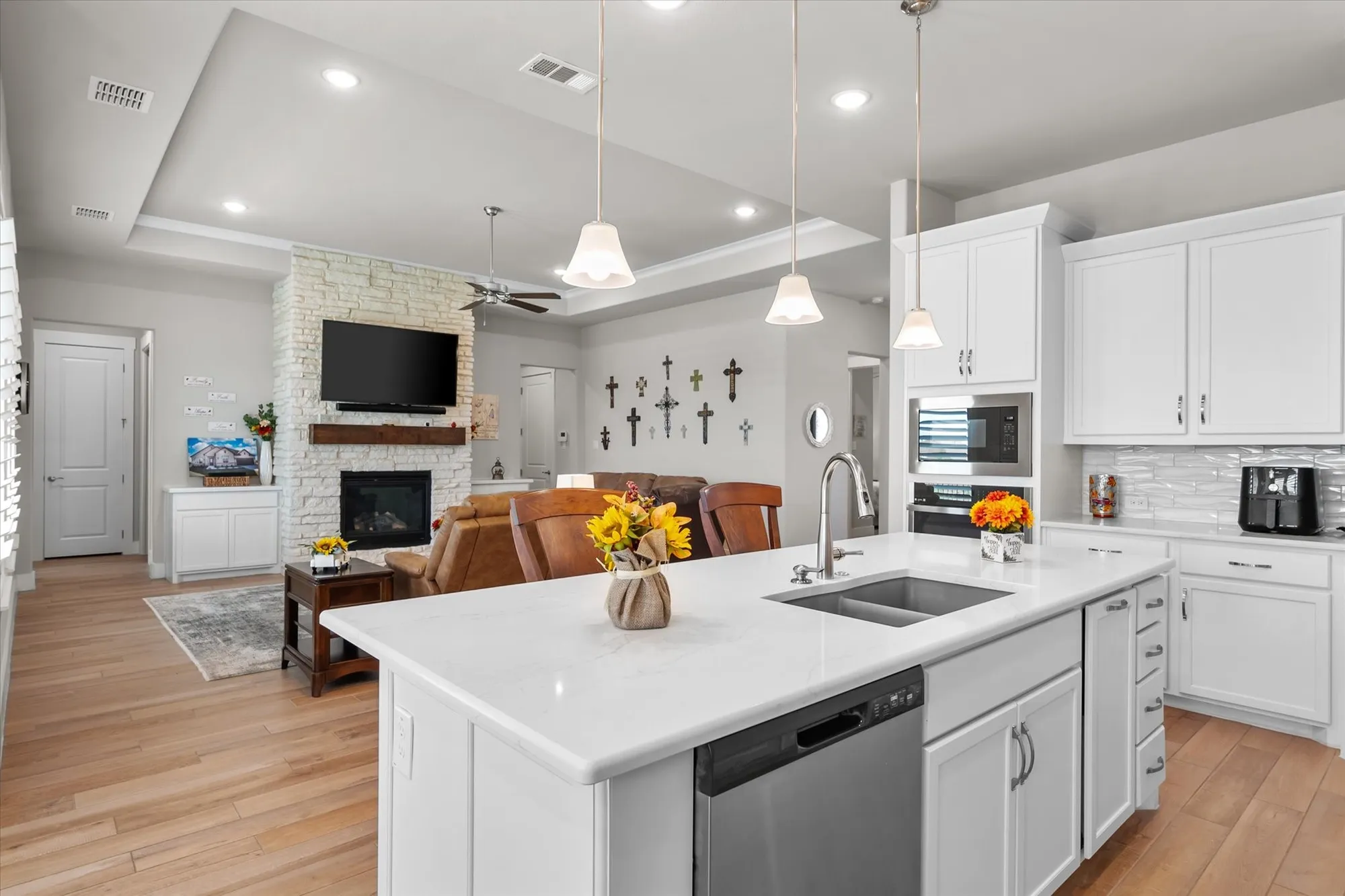 Property Slideshow image 9 of 25 | 2516 nueva way, Mansfield, TX, 76063