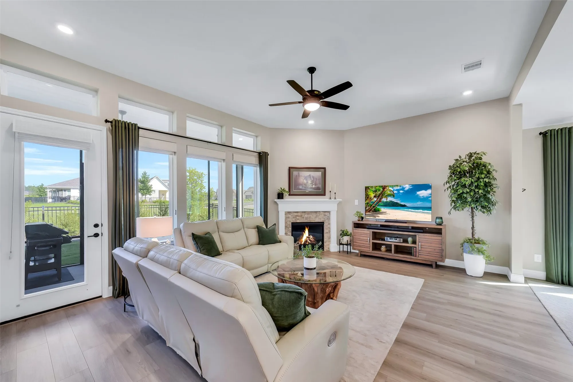 Property Slideshow image 10 of 29 | 14648 cedar elm ct, Willis, TX, 77318