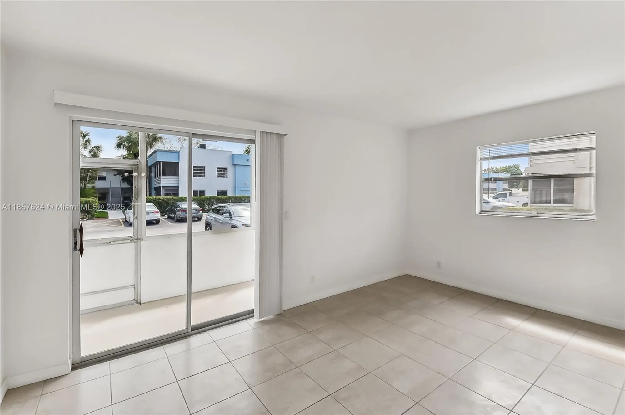 Property Slideshow image 4 of 21 | 447 saxony j # 447, Delray Beach, FL, 33446