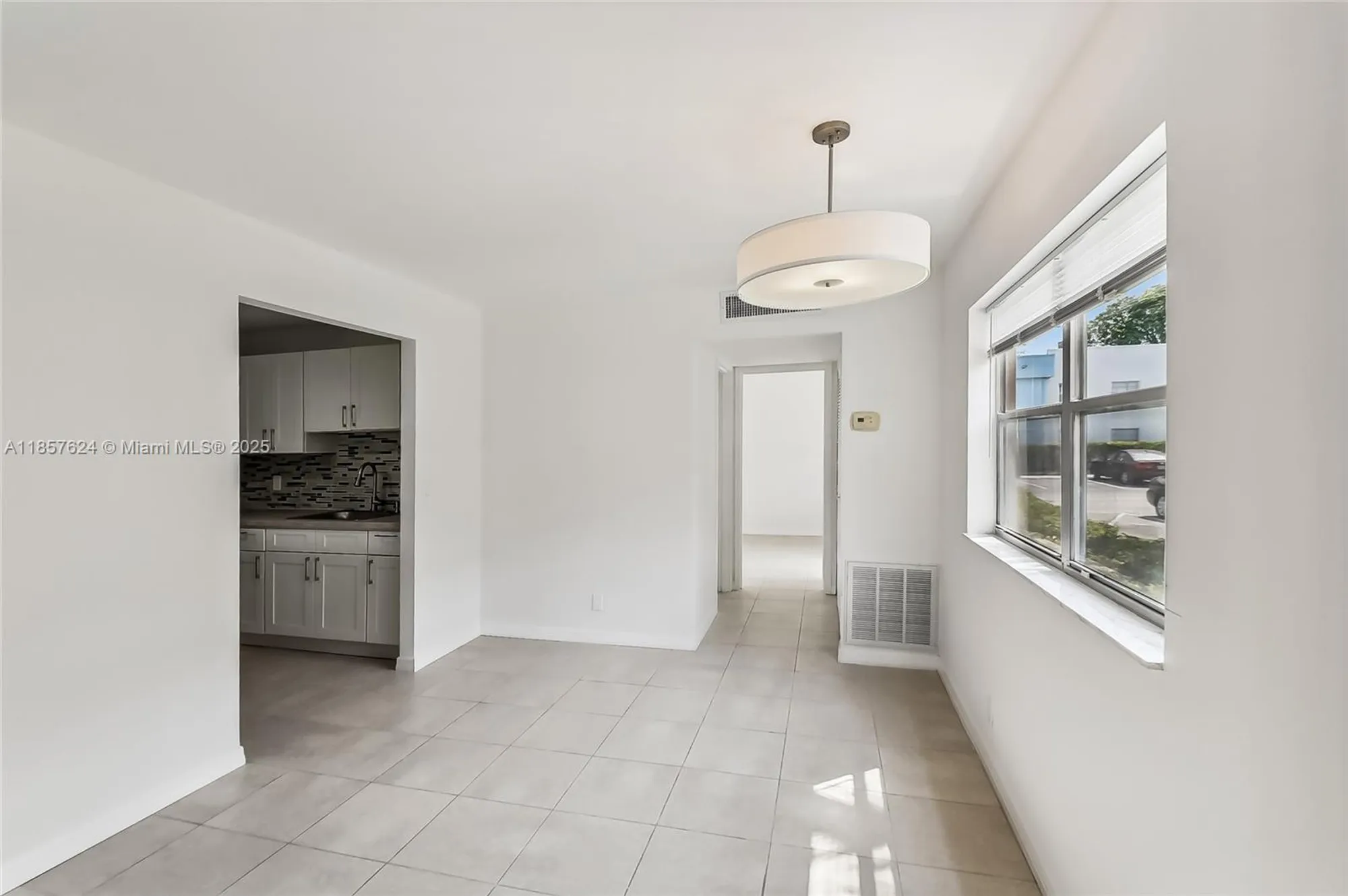 Property Slideshow image 8 of 21 | 447 saxony j # 447, Delray Beach, FL, 33446