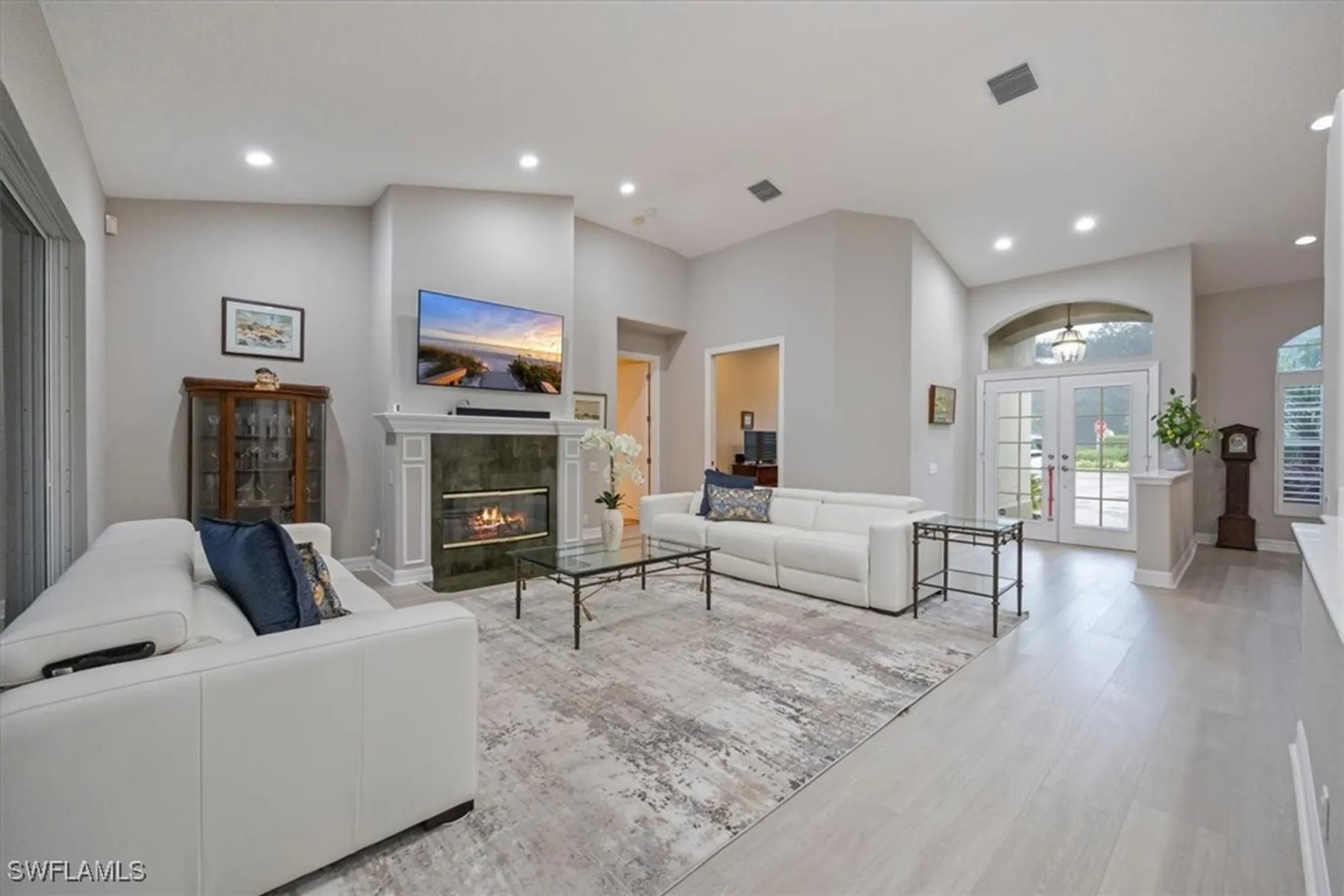 Property Slideshow image 7 of 24 | 537 wedgewood way, Naples, FL, 34119