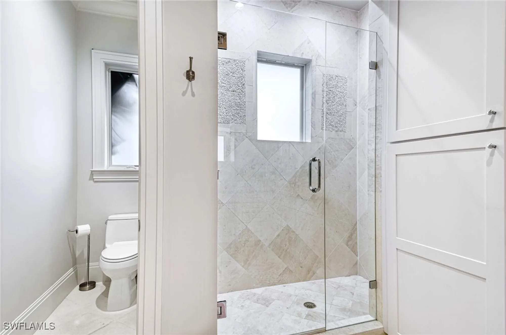 Property Slideshow image 26 of 39 | 565 fairway ter, Naples, FL, 34103