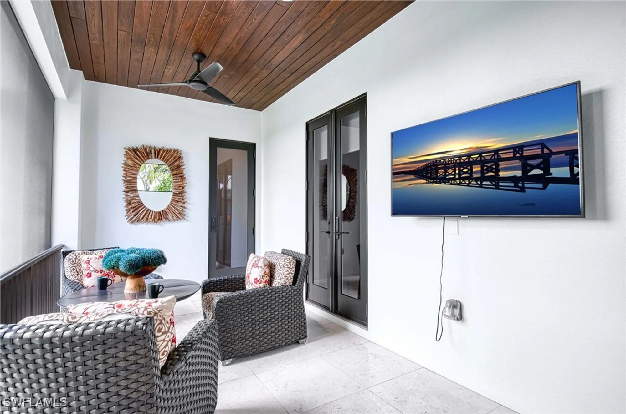 Property Slideshow image 28 of 39 | 565 fairway ter, Naples, FL, 34103