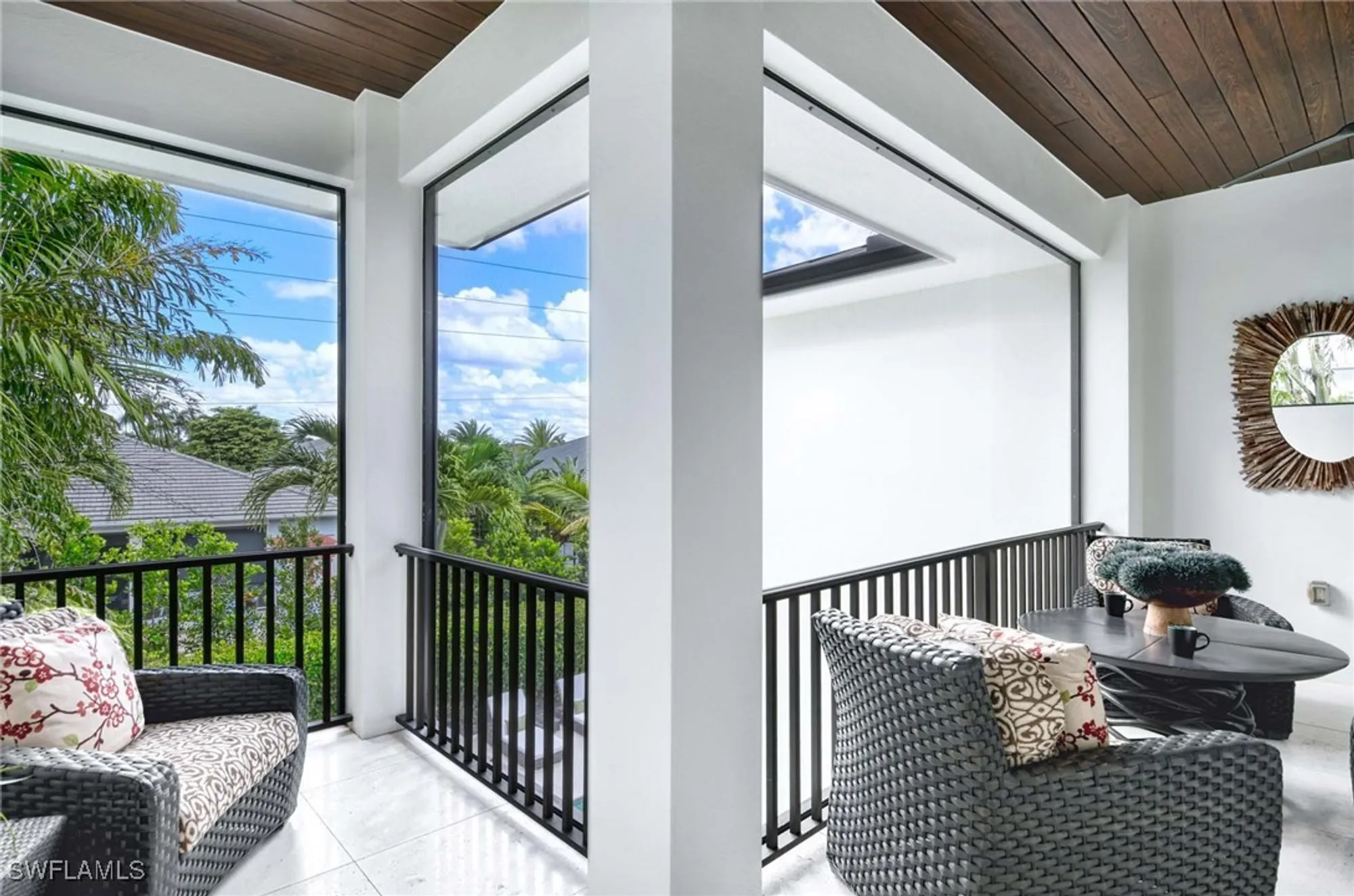 Property Slideshow image 29 of 39 | 565 fairway ter, Naples, FL, 34103