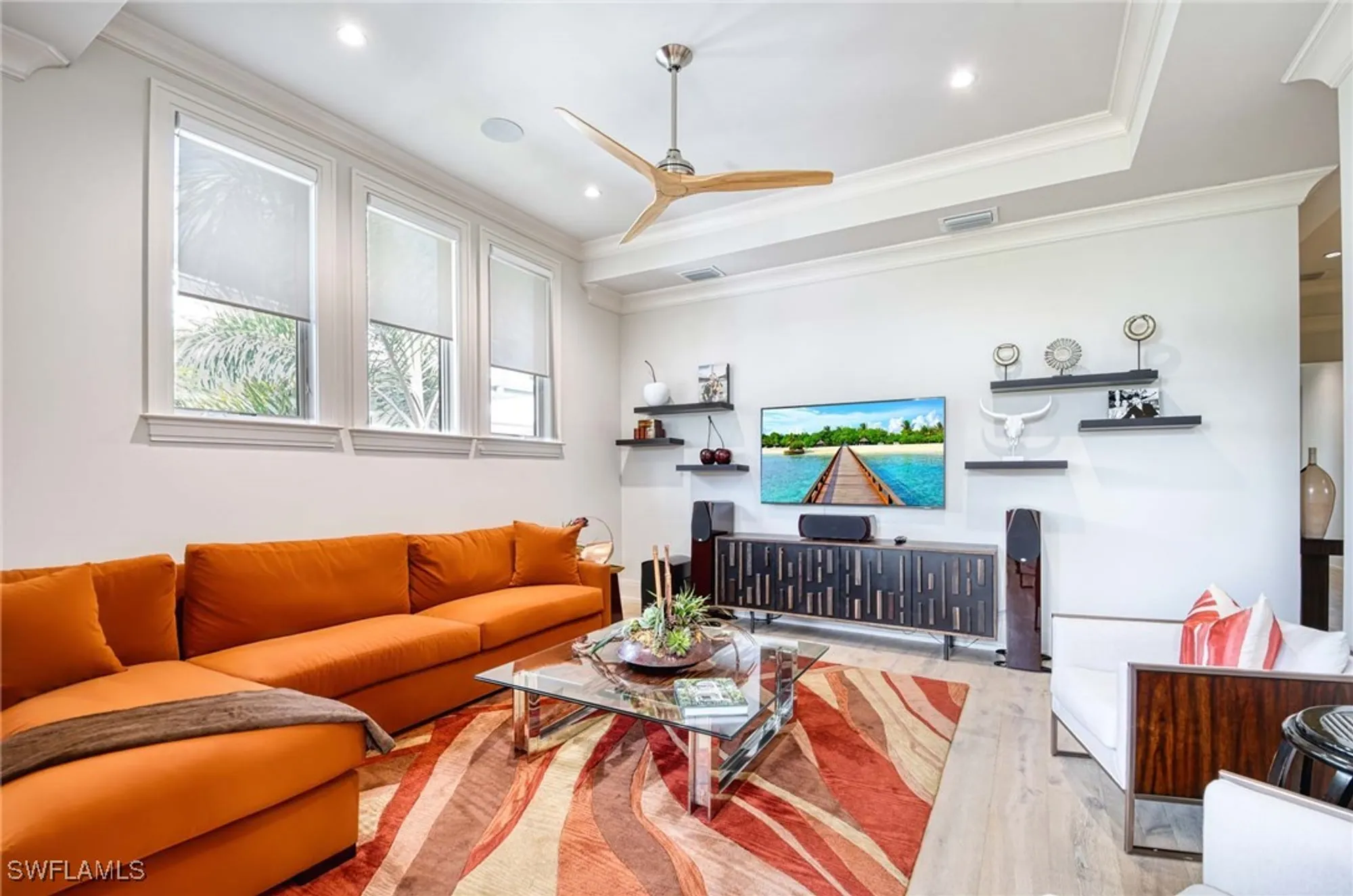 Property Slideshow image 21 of 39 | 565 fairway ter, Naples, FL, 34103