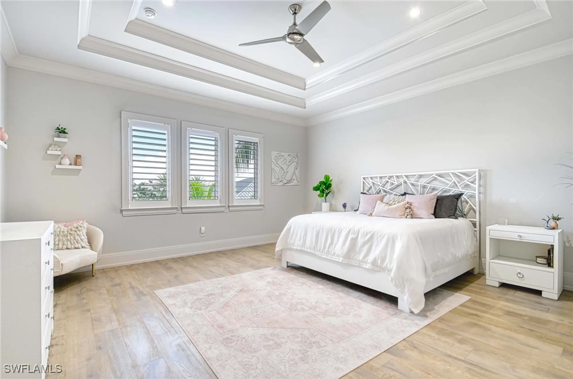 Property Slideshow image 22 of 39 | 565 fairway ter, Naples, FL, 34103