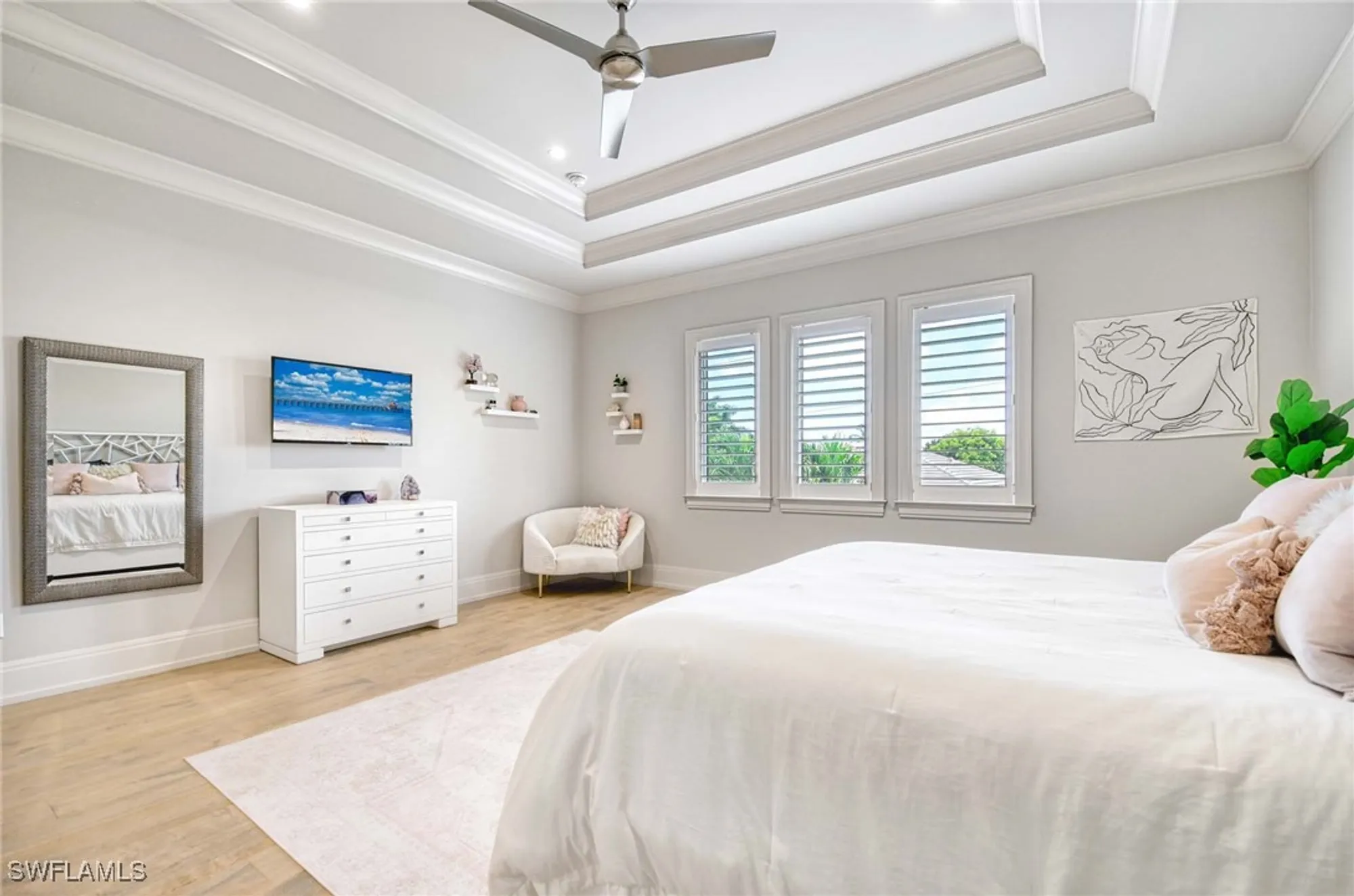 Property Slideshow image 23 of 39 | 565 fairway ter, Naples, FL, 34103