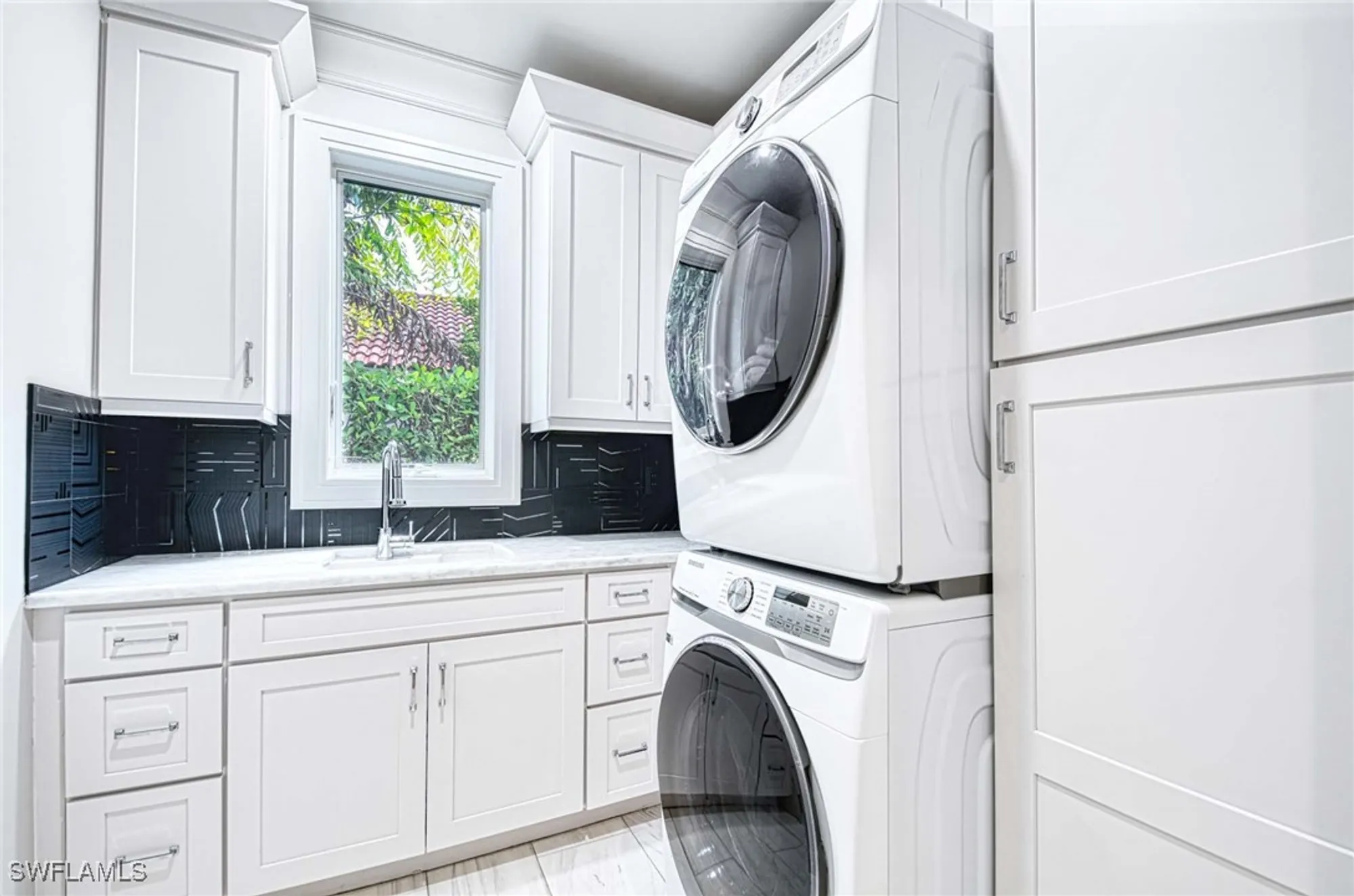 Property Slideshow image 36 of 39 | 565 fairway ter, Naples, FL, 34103