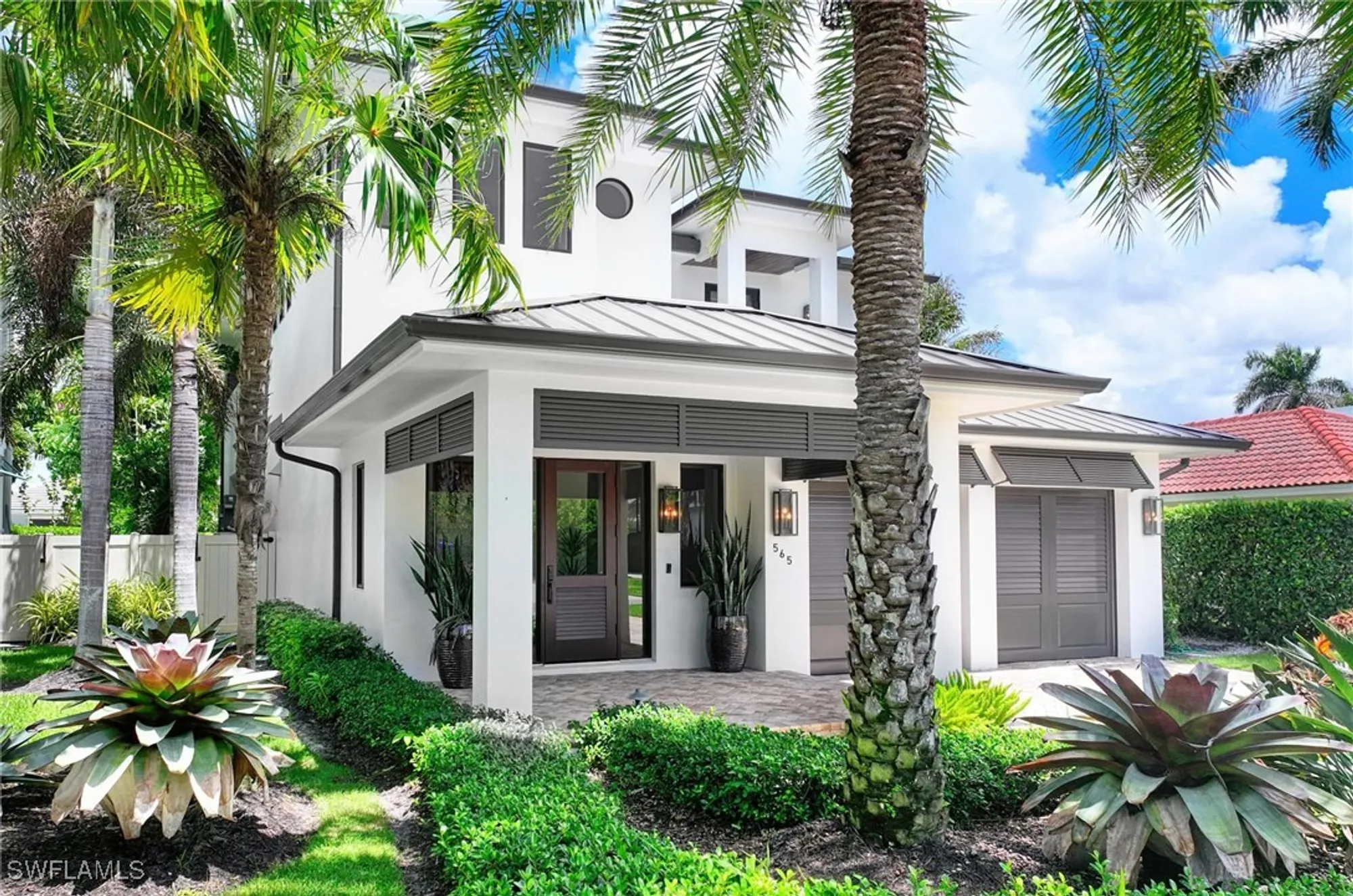 Property Slideshow image 38 of 39 | 565 fairway ter, Naples, FL, 34103