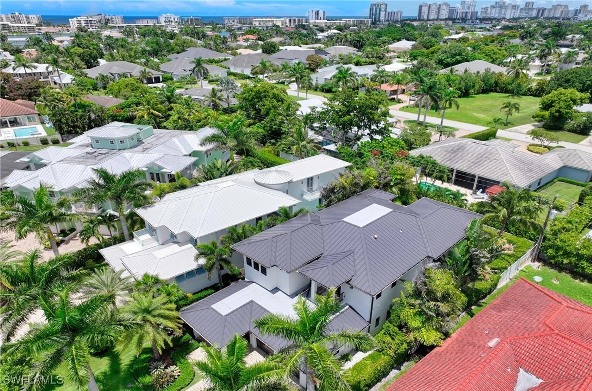 Property Slideshow image 39 of 39 | 565 fairway ter, Naples, FL, 34103