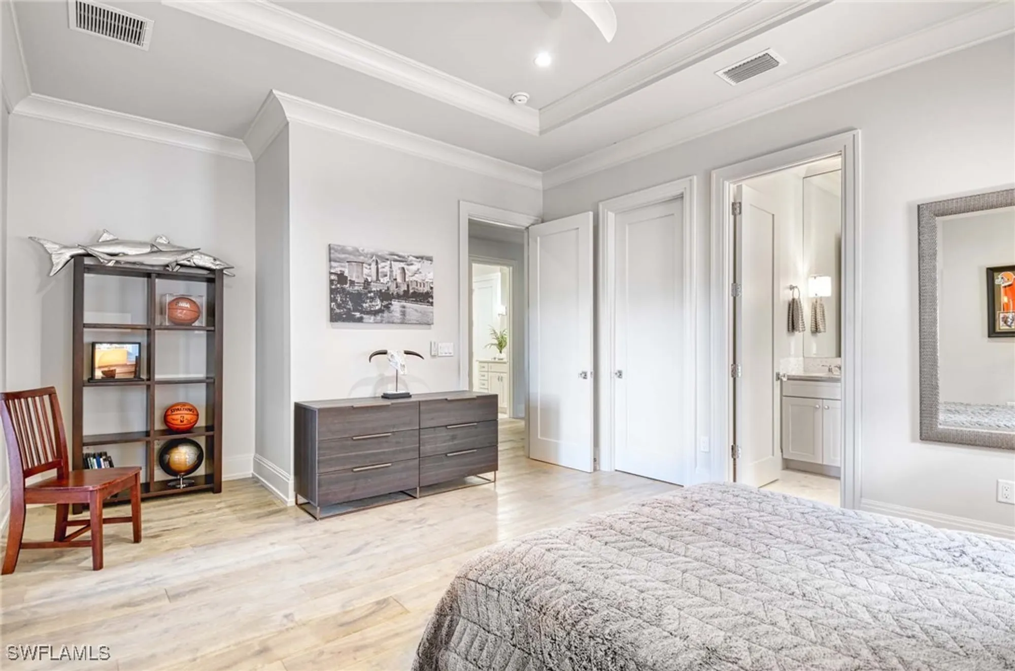 Property Slideshow image 31 of 39 | 565 fairway ter, Naples, FL, 34103