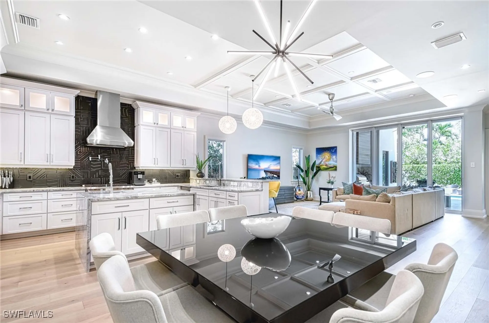 Property Slideshow image 4 of 39 | 565 fairway ter, Naples, FL, 34103