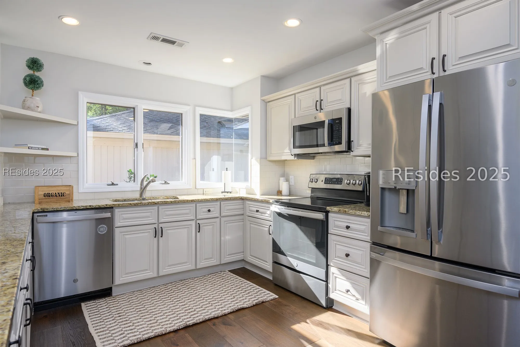 Property Slideshow image 15 of 47 | 20 edgewood dr, Hilton Head Island, SC, 29926