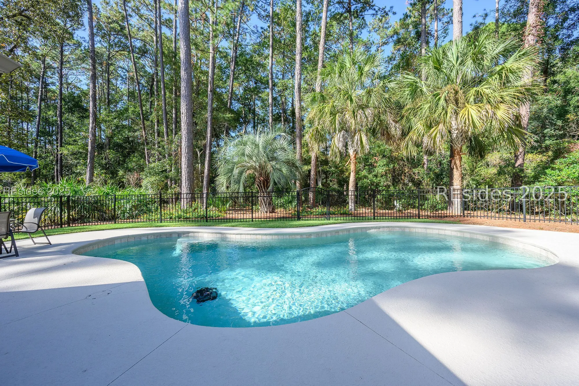 Property Slideshow image 2 of 47 | 20 edgewood dr, Hilton Head Island, SC, 29926