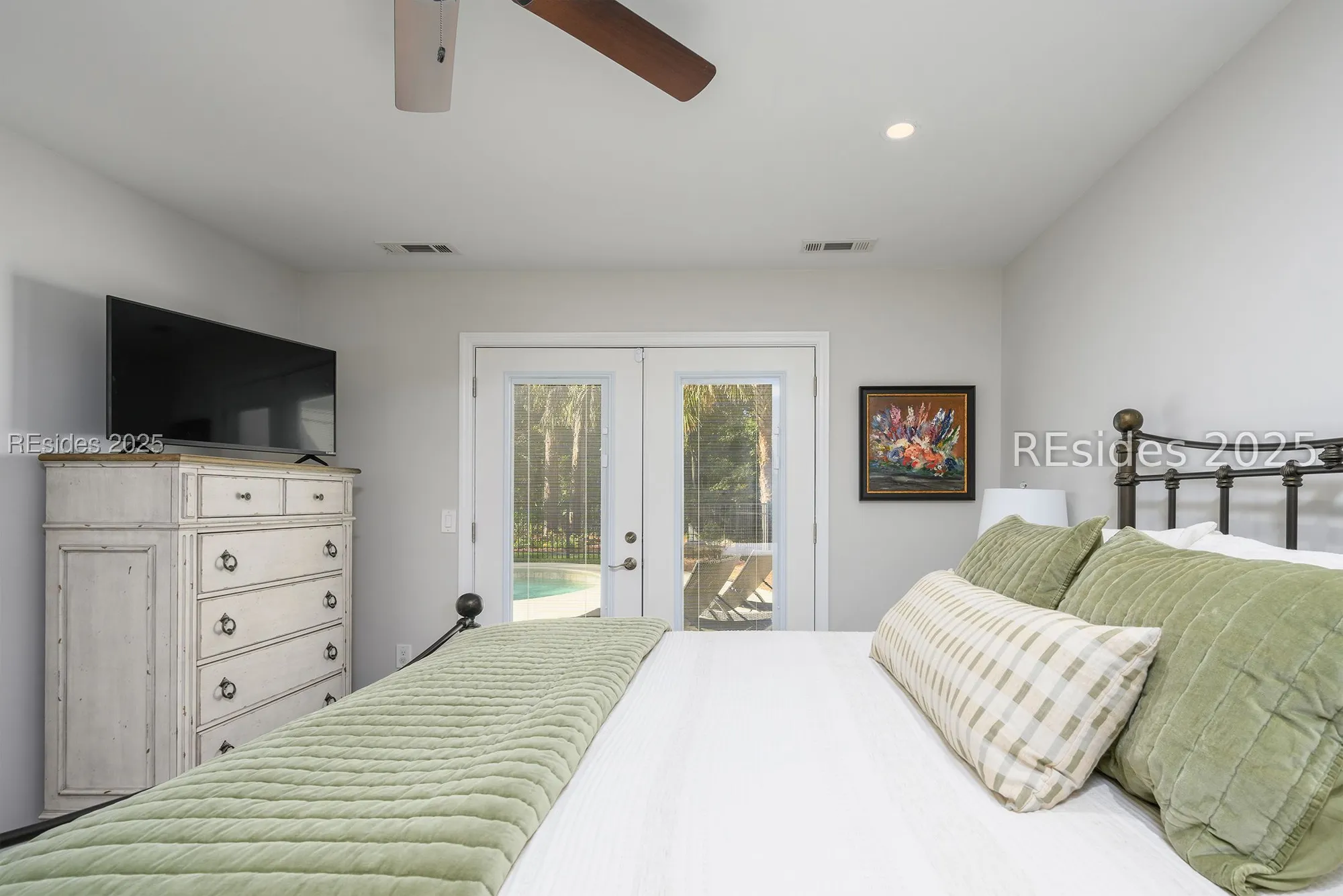 Property Slideshow image 31 of 47 | 20 edgewood dr, Hilton Head Island, SC, 29926
