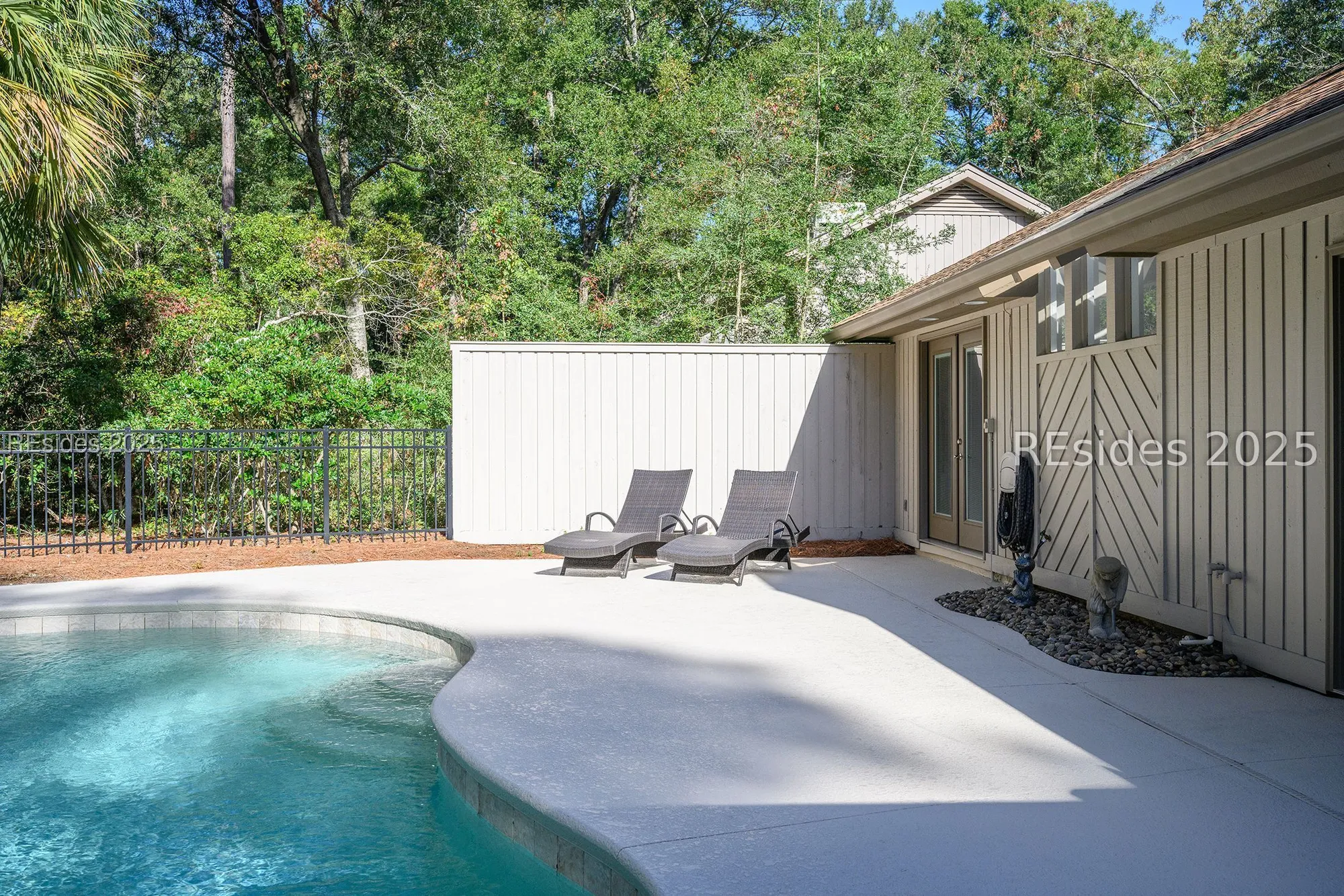 Property Slideshow image 43 of 47 | 20 edgewood dr, Hilton Head Island, SC, 29926