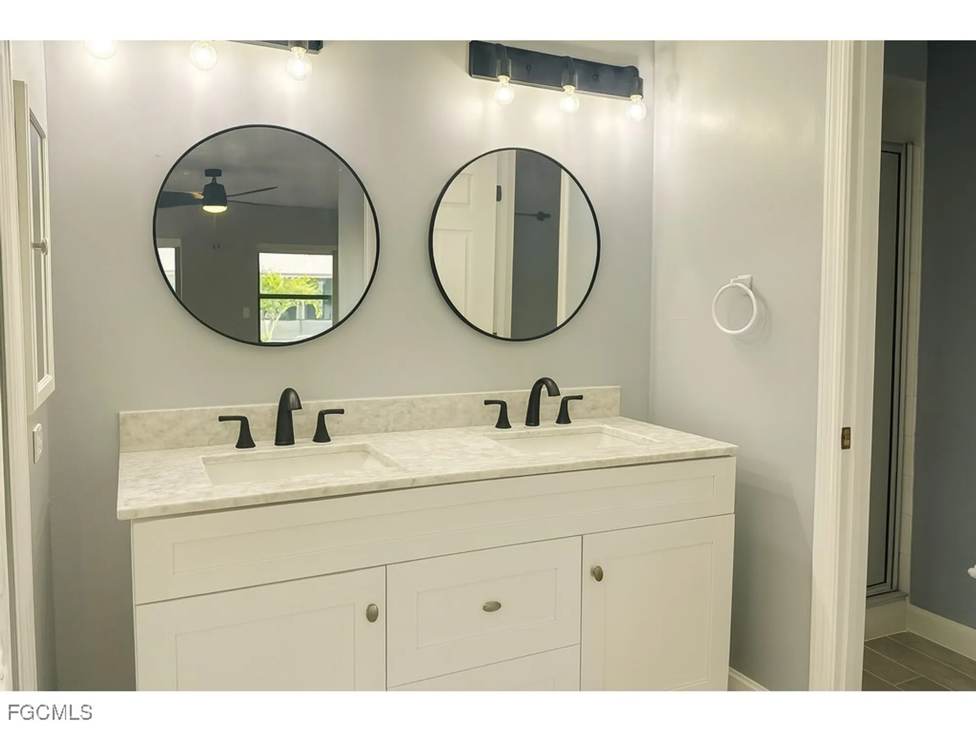 Property Slideshow image 10 of 28 | 11091 caravel cir, Fort Myers, FL, 33908