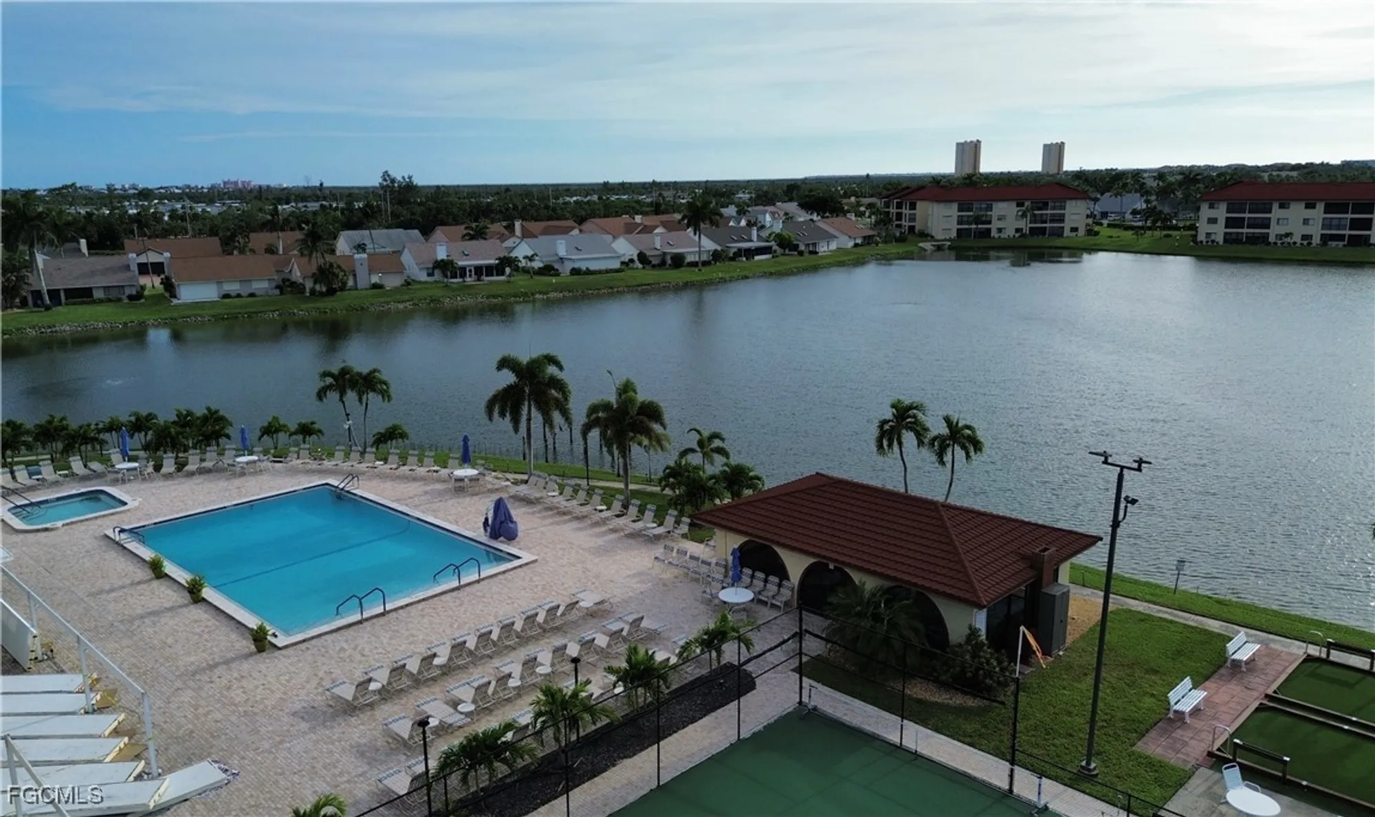 Property Slideshow image 26 of 28 | 11091 caravel cir, Fort Myers, FL, 33908