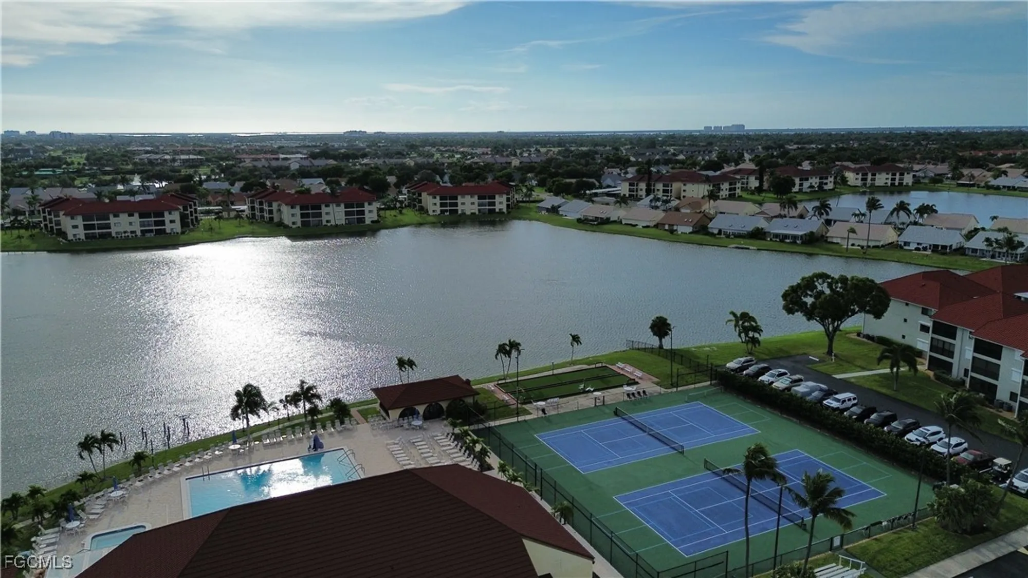 Property Slideshow image 23 of 28 | 11091 caravel cir, Fort Myers, FL, 33908