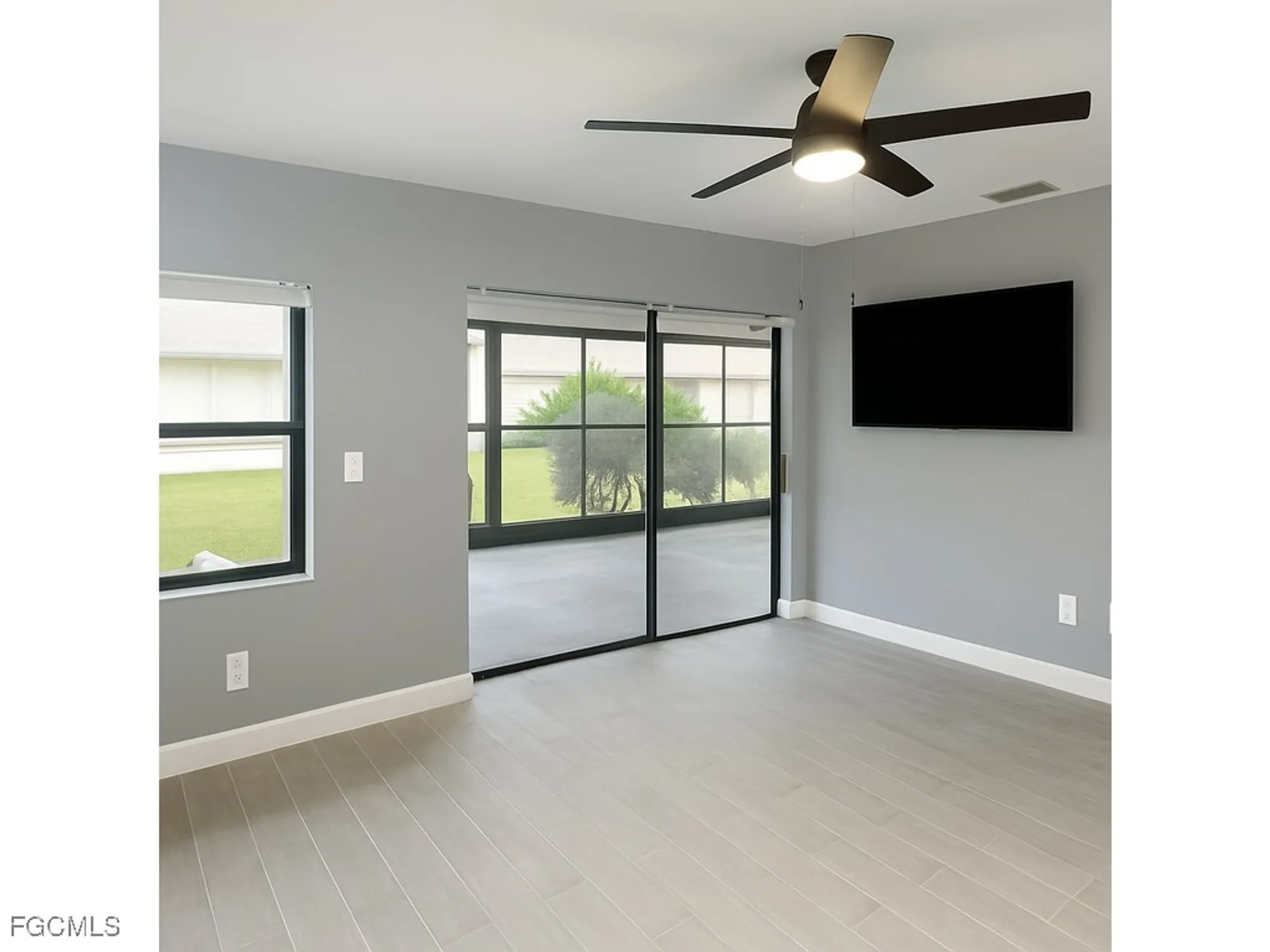 Property Slideshow image 8 of 28 | 11091 caravel cir, Fort Myers, FL, 33908