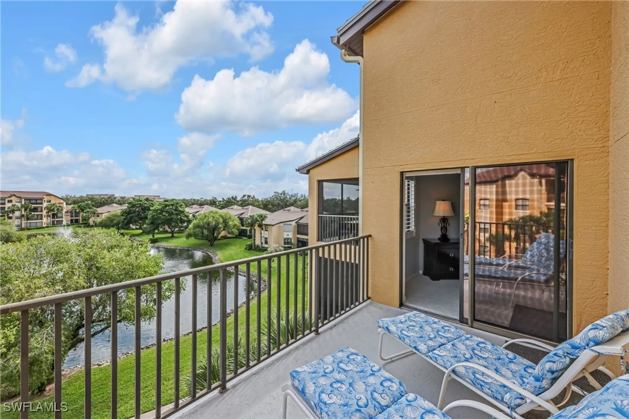 Property Slideshow image 16 of 23 | 195 vintage cir 402, Naples, FL, 34119