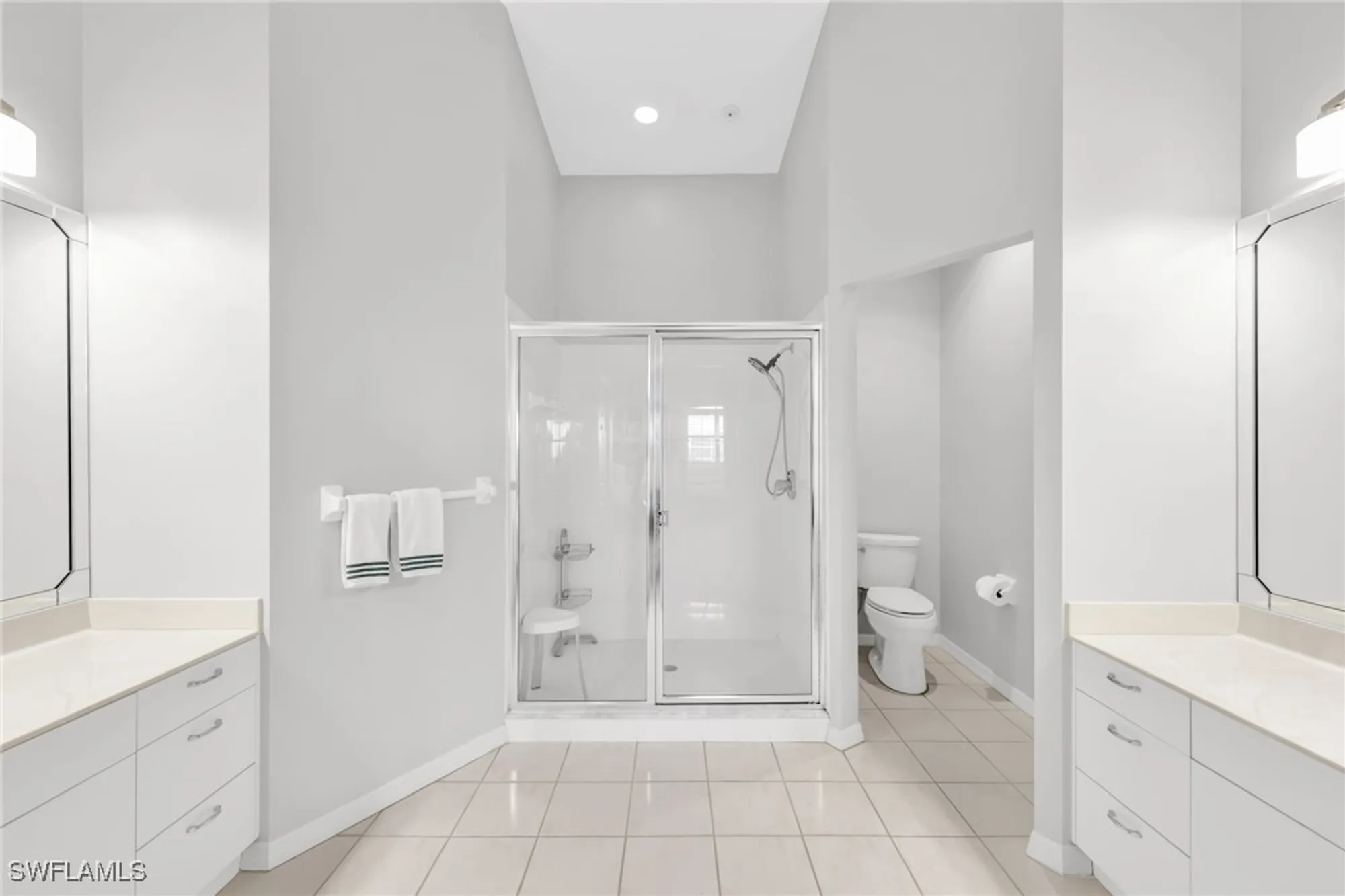 Property Slideshow image 17 of 23 | 195 vintage cir 402, Naples, FL, 34119