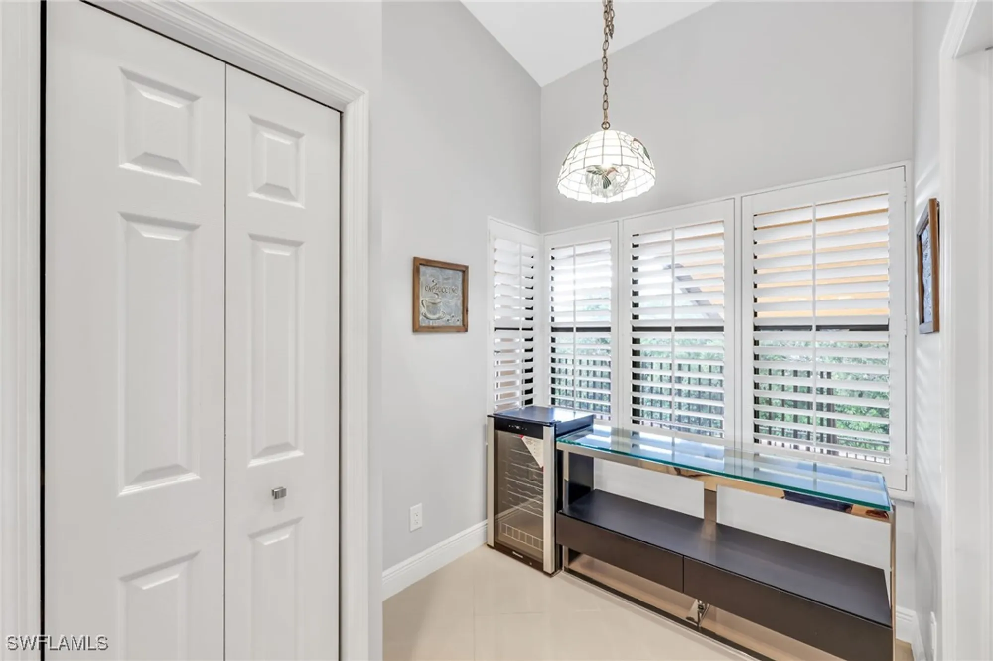 Property Slideshow image 12 of 23 | 195 vintage cir 402, Naples, FL, 34119