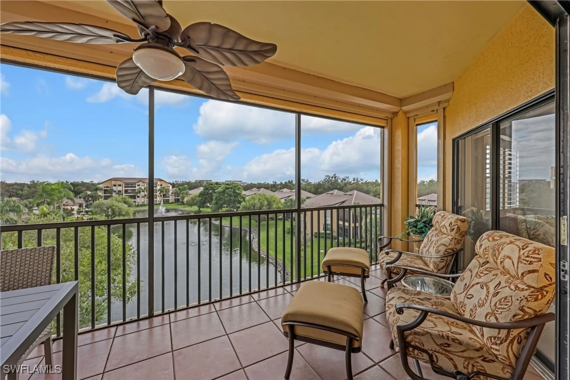 Property Slideshow image 2 of 23 | 195 vintage cir 402, Naples, FL, 34119