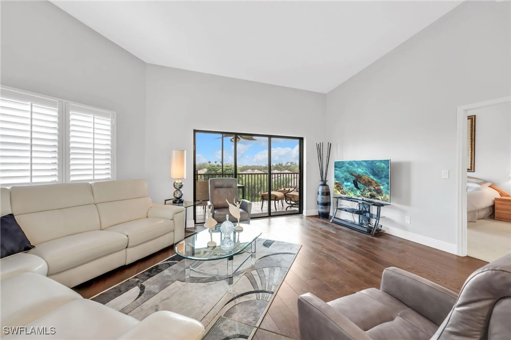 Property Slideshow image 4 of 23 | 195 vintage cir 402, Naples, FL, 34119