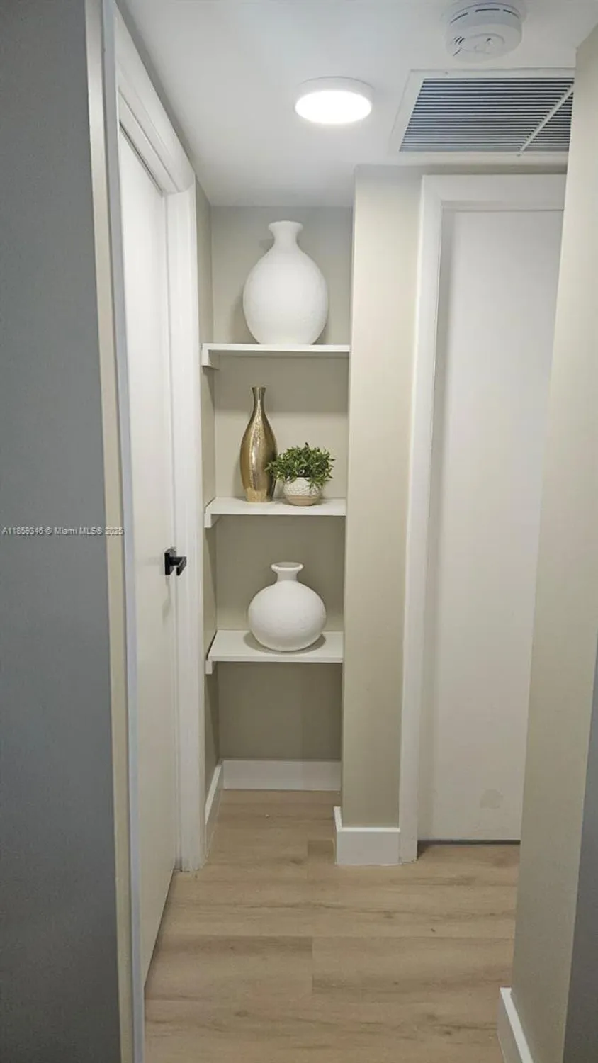 Property Slideshow image 15 of 33 | 20500 w country club dr 308, Aventura, FL, 33180