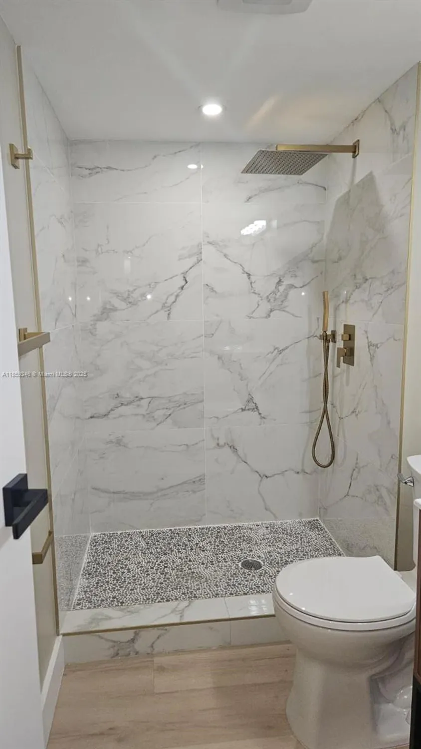 Property Slideshow image 17 of 33 | 20500 w country club dr 308, Aventura, FL, 33180