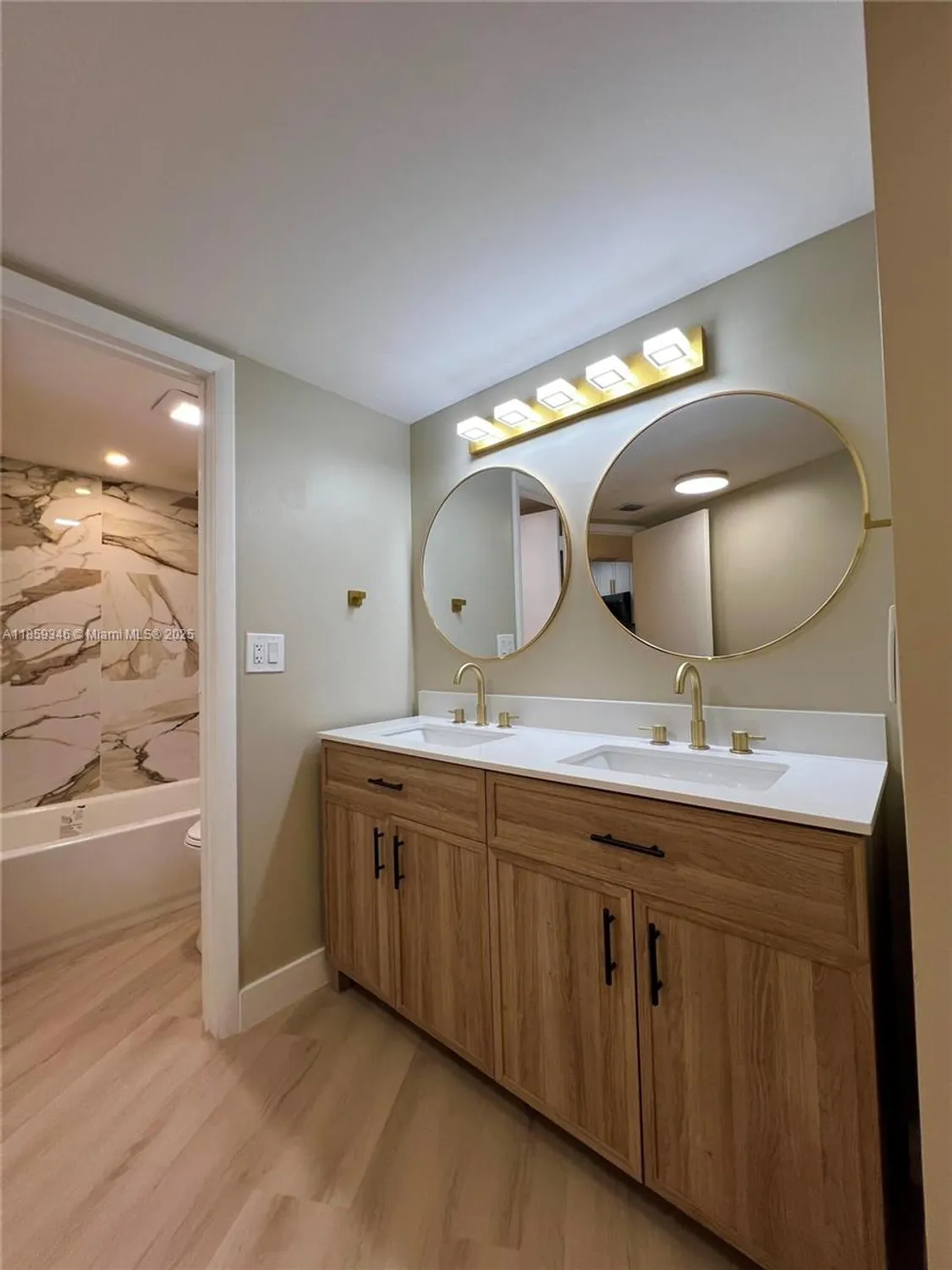 Property Slideshow image 11 of 33 | 20500 w country club dr 308, Aventura, FL, 33180