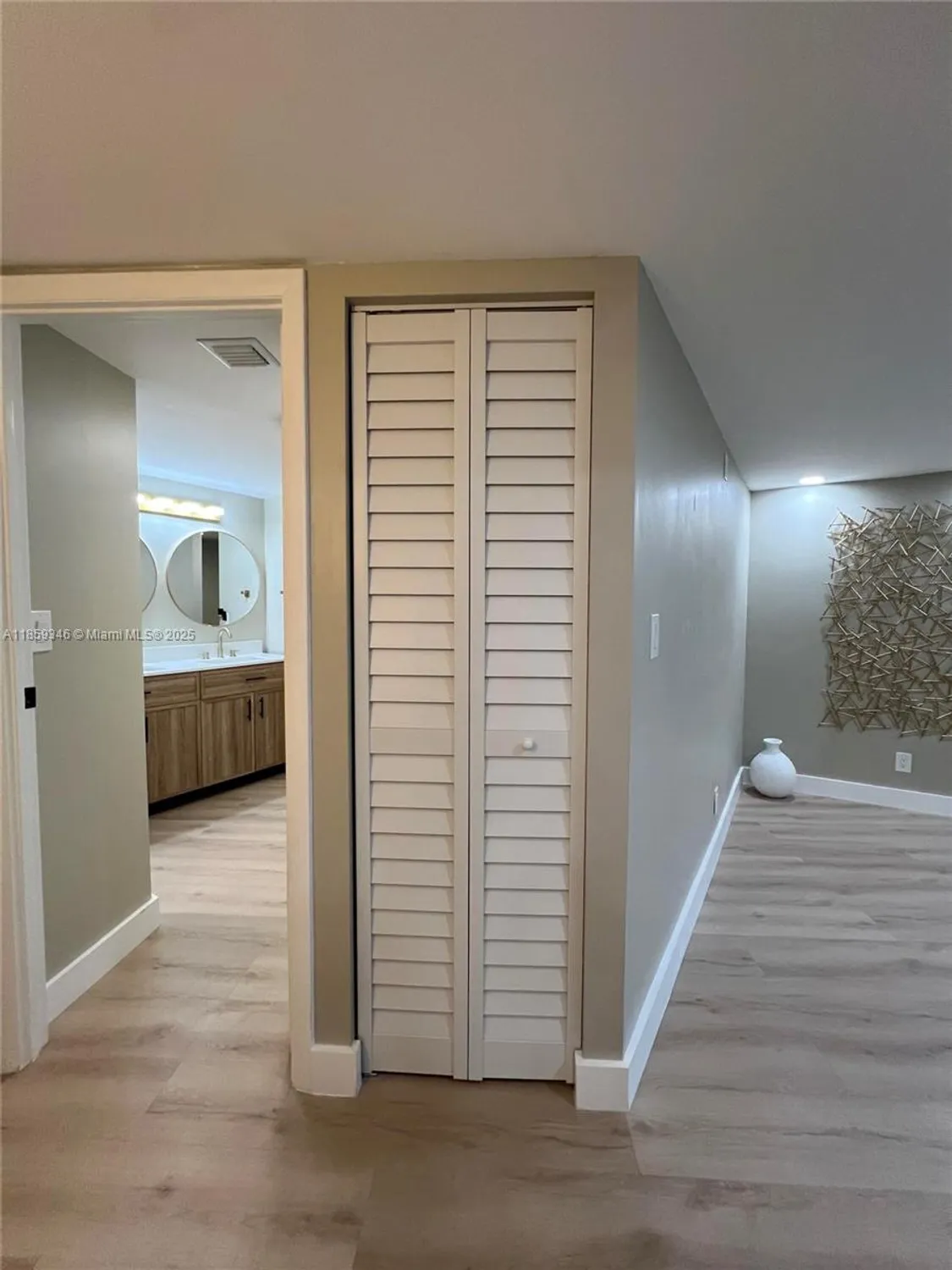 Property Slideshow image 26 of 33 | 20500 w country club dr 308, Aventura, FL, 33180