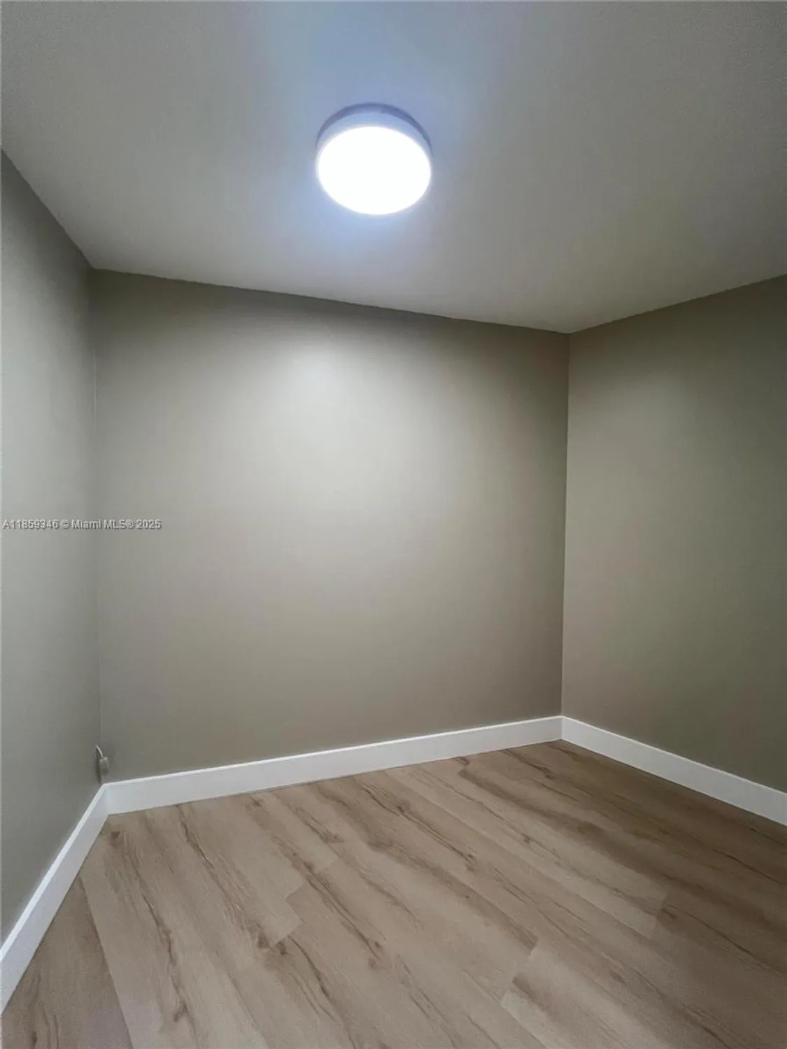 Property Slideshow image 32 of 33 | 20500 w country club dr 308, Aventura, FL, 33180