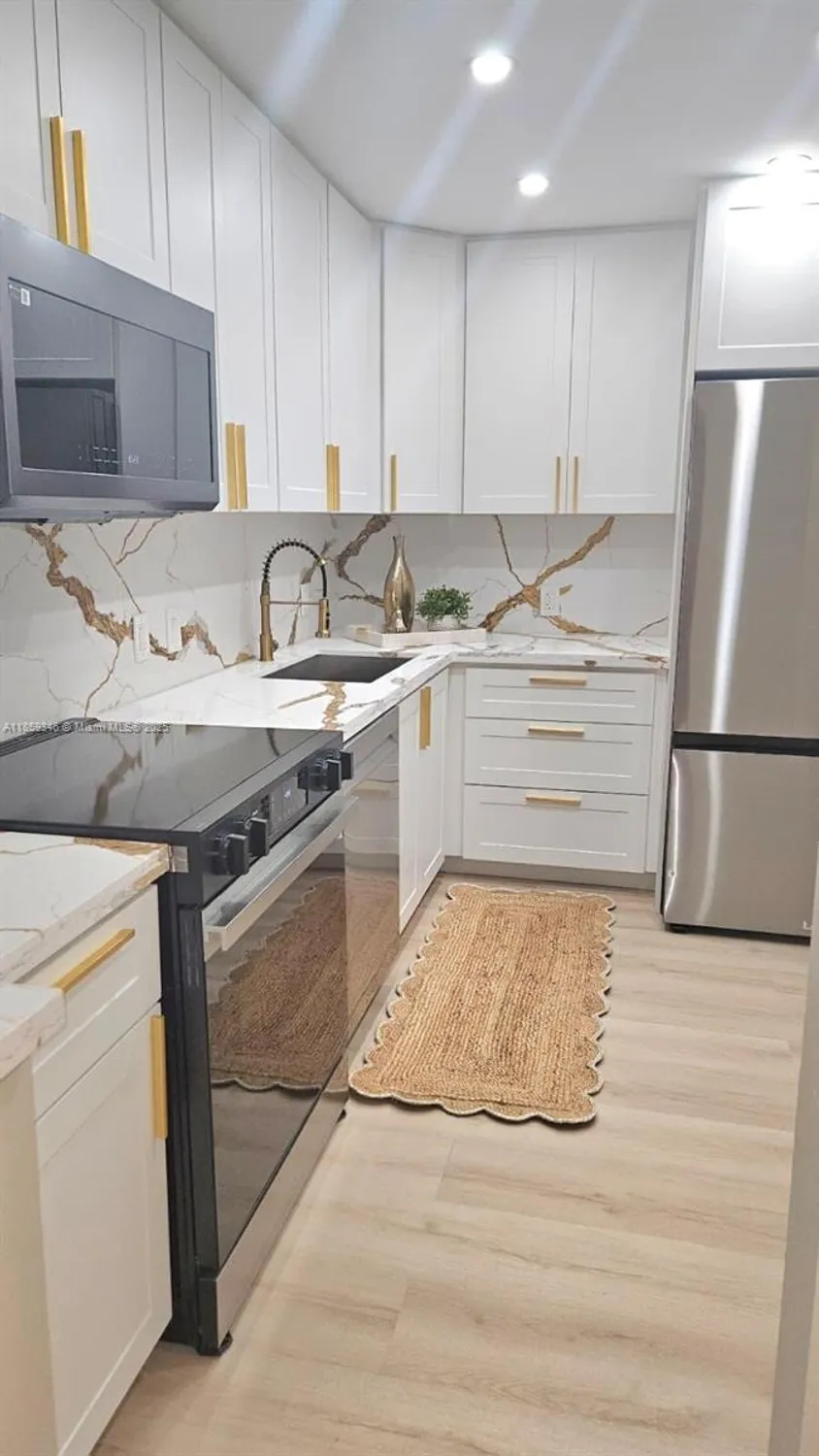 Property Slideshow image 6 of 33 | 20500 w country club dr 308, Aventura, FL, 33180