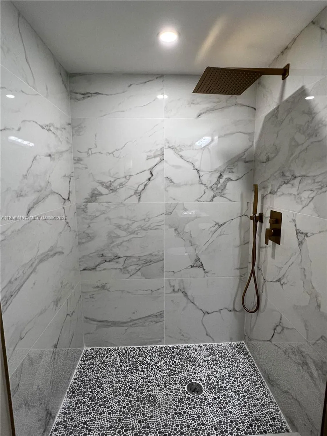 Property Slideshow image 9 of 33 | 20500 w country club dr 308, Aventura, FL, 33180