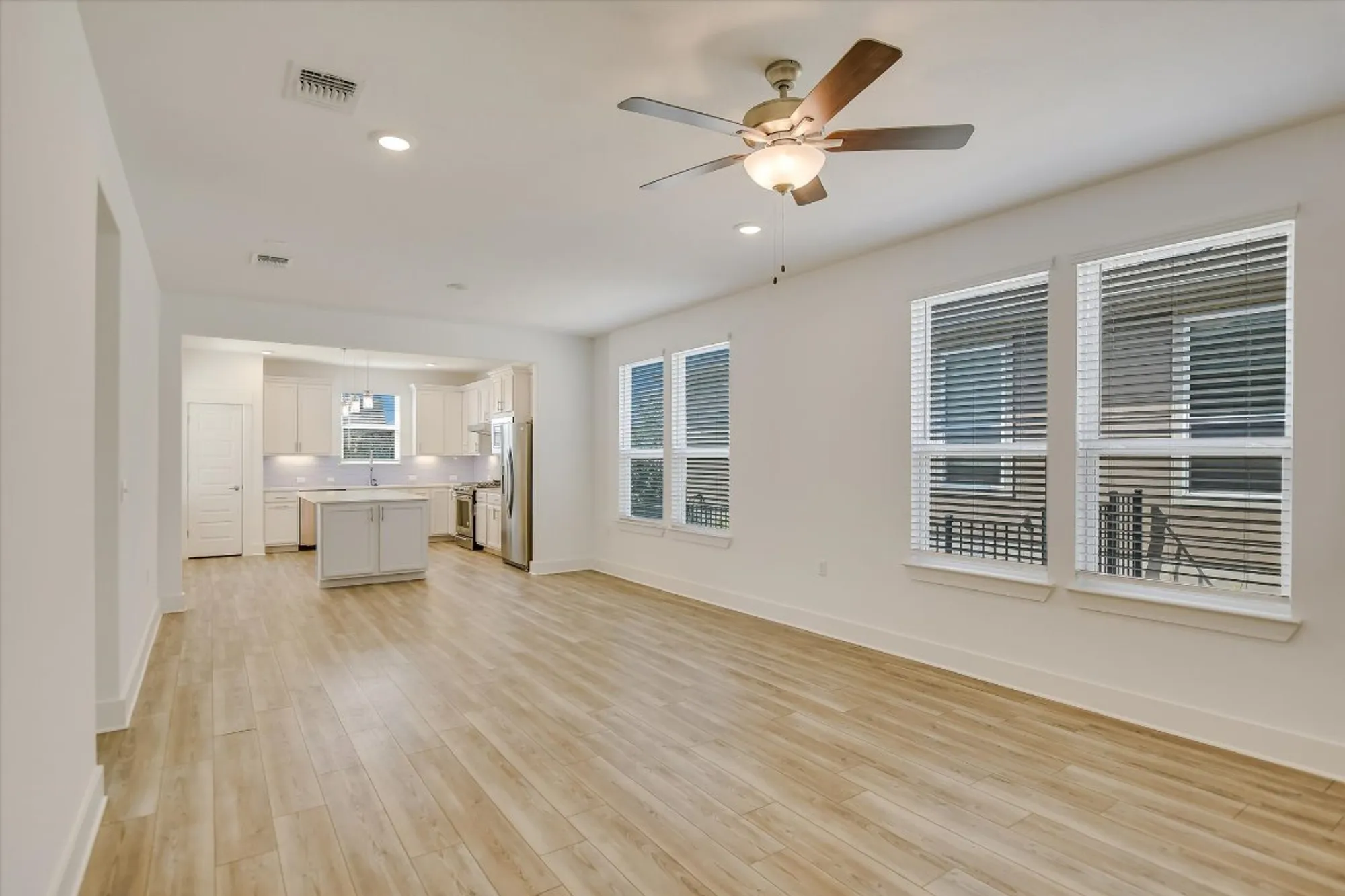 Property Slideshow image 5 of 21 | 702 kitty hawk rd, Georgetown, TX, 78633