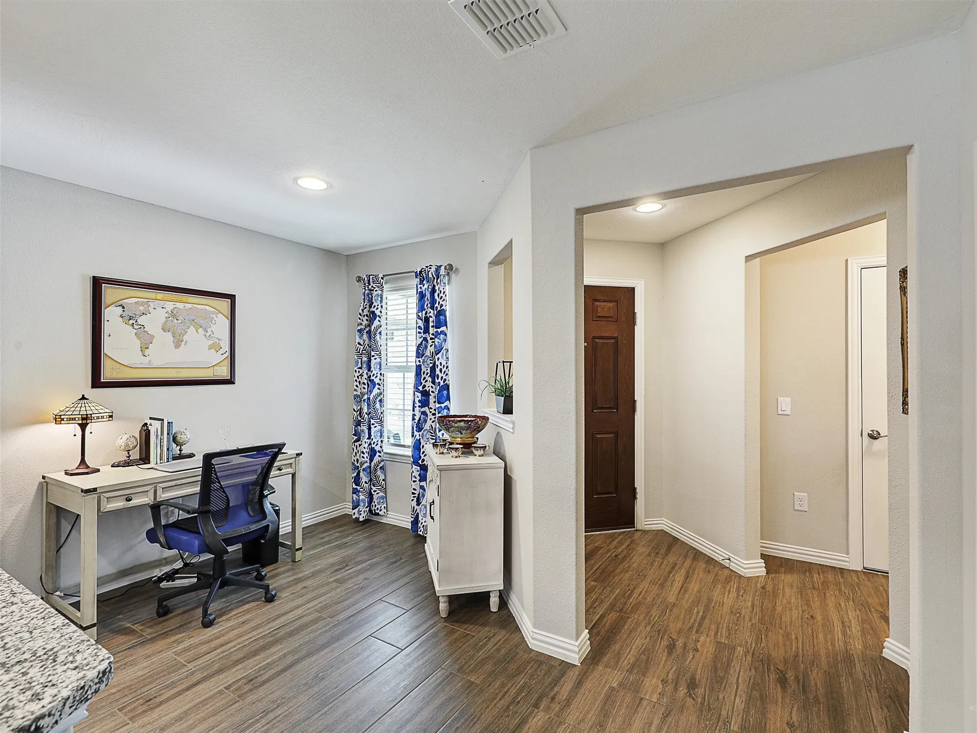 Property Slideshow image 4 of 30 | 1216 rough hollow dr, Mckinney, TX, 75071