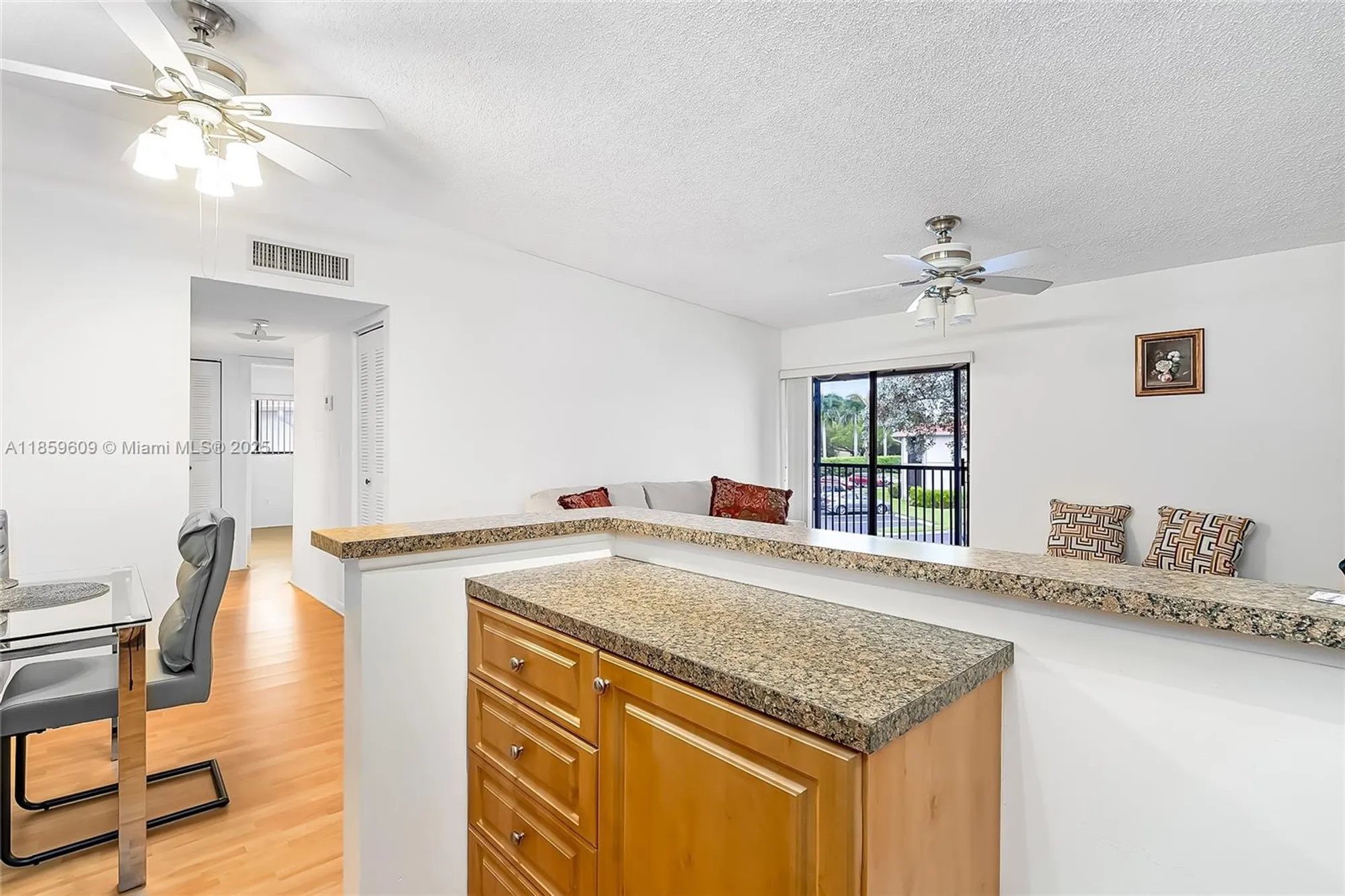 Property Slideshow image 10 of 65 | 10715 w clairmont cir 212, Tamarac, FL, 33321