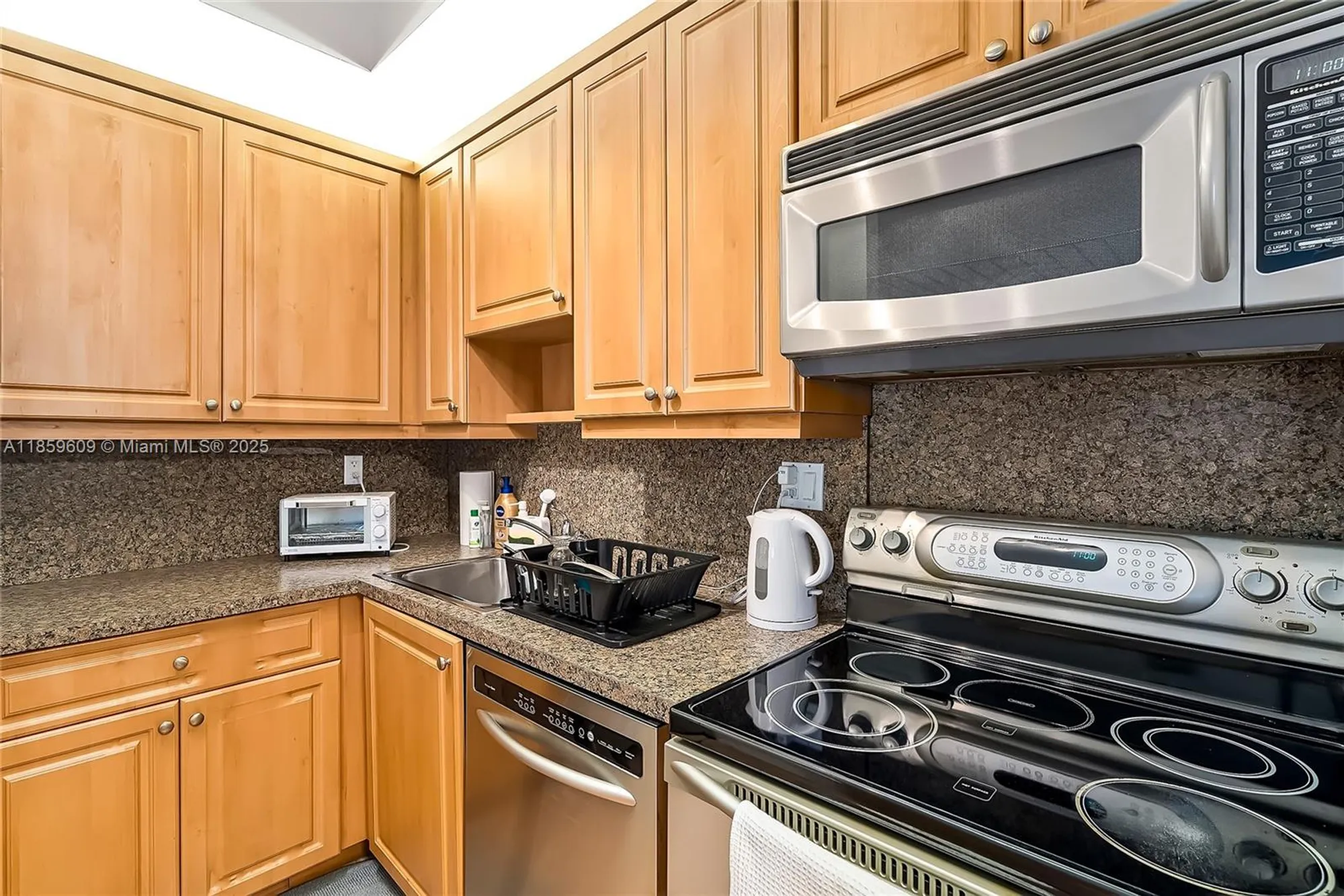 Property Slideshow image 11 of 65 | 10715 w clairmont cir 212, Tamarac, FL, 33321