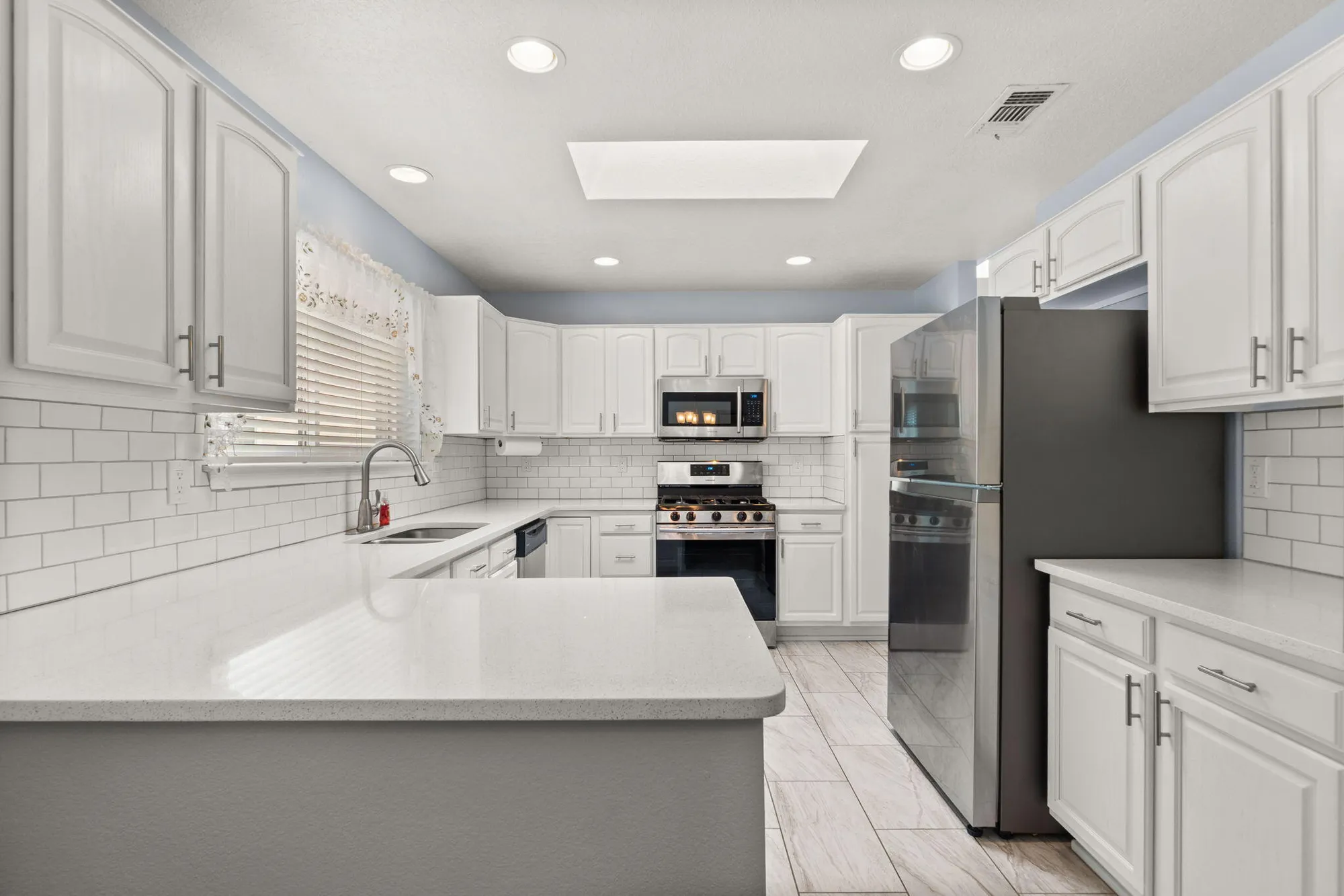 Property Slideshow image 14 of 46 | 3404 esplanade pl, Rio Rancho, NM, 87124