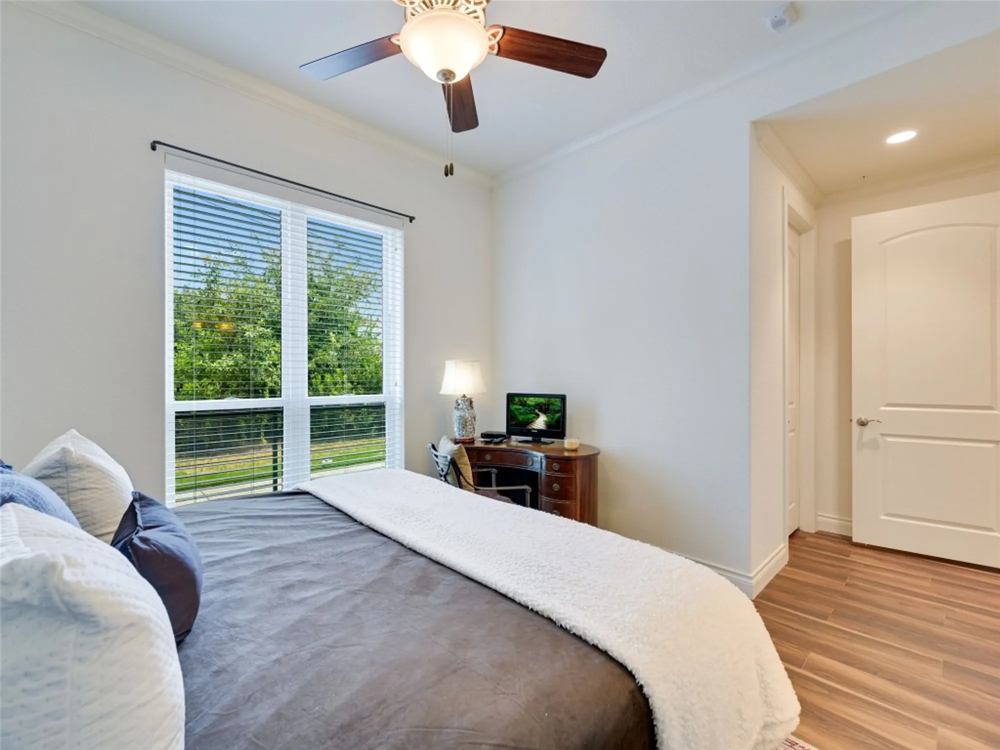 Property Slideshow image 11 of 31 | 102 bella toscana ave unit 1103, Lakeway, TX, 78734